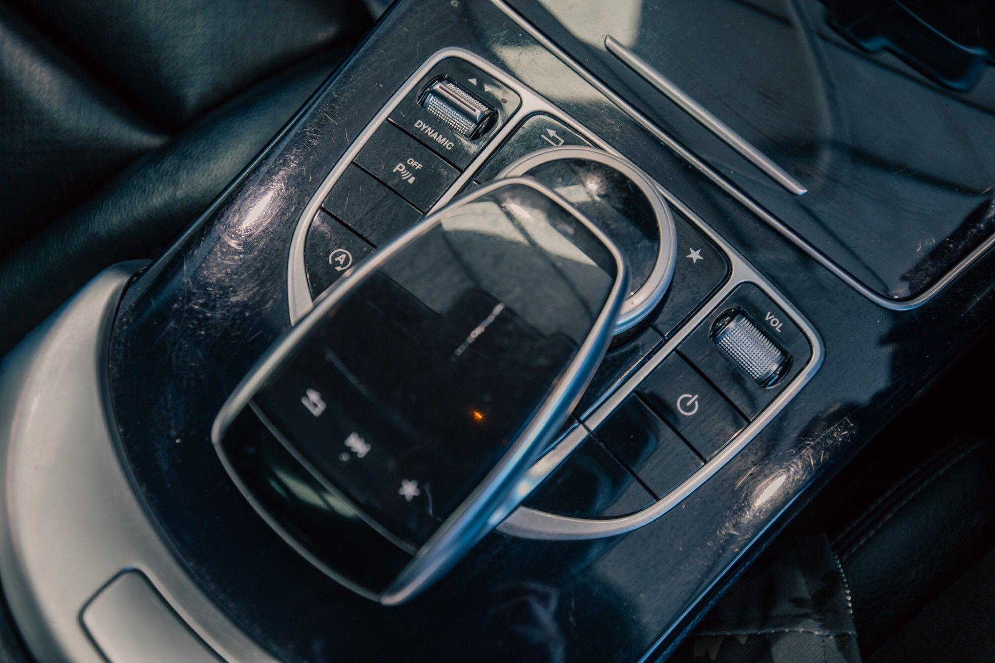 Mercedes-Benz C-Class view 18