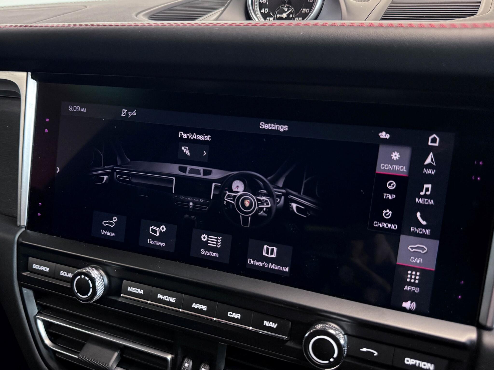 Porsche Macan view 47