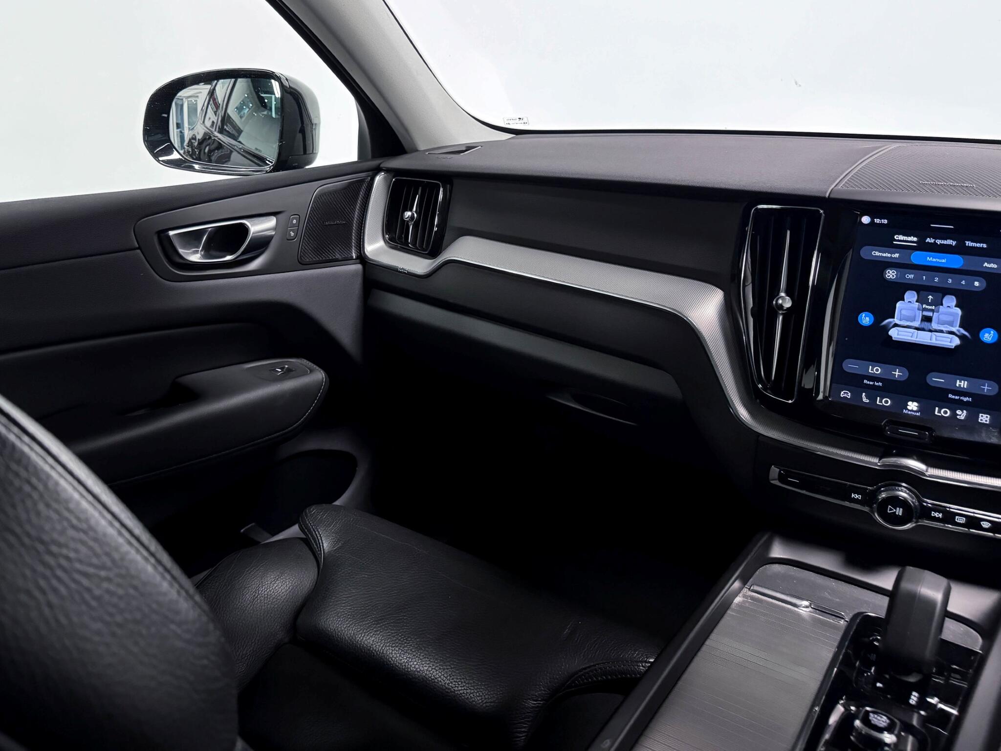 Volvo XC60 view 19
