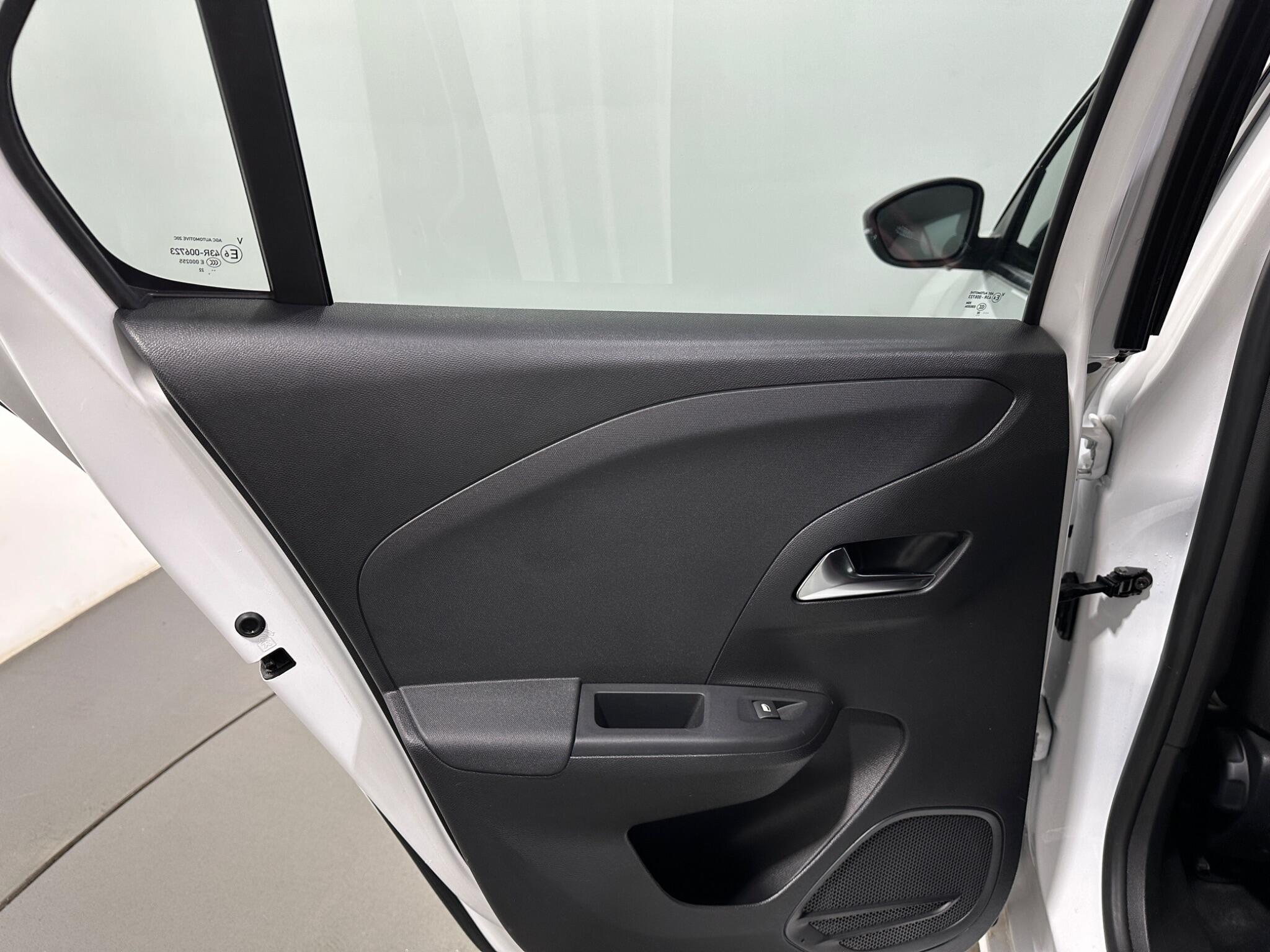 Vauxhall Corsa view 38