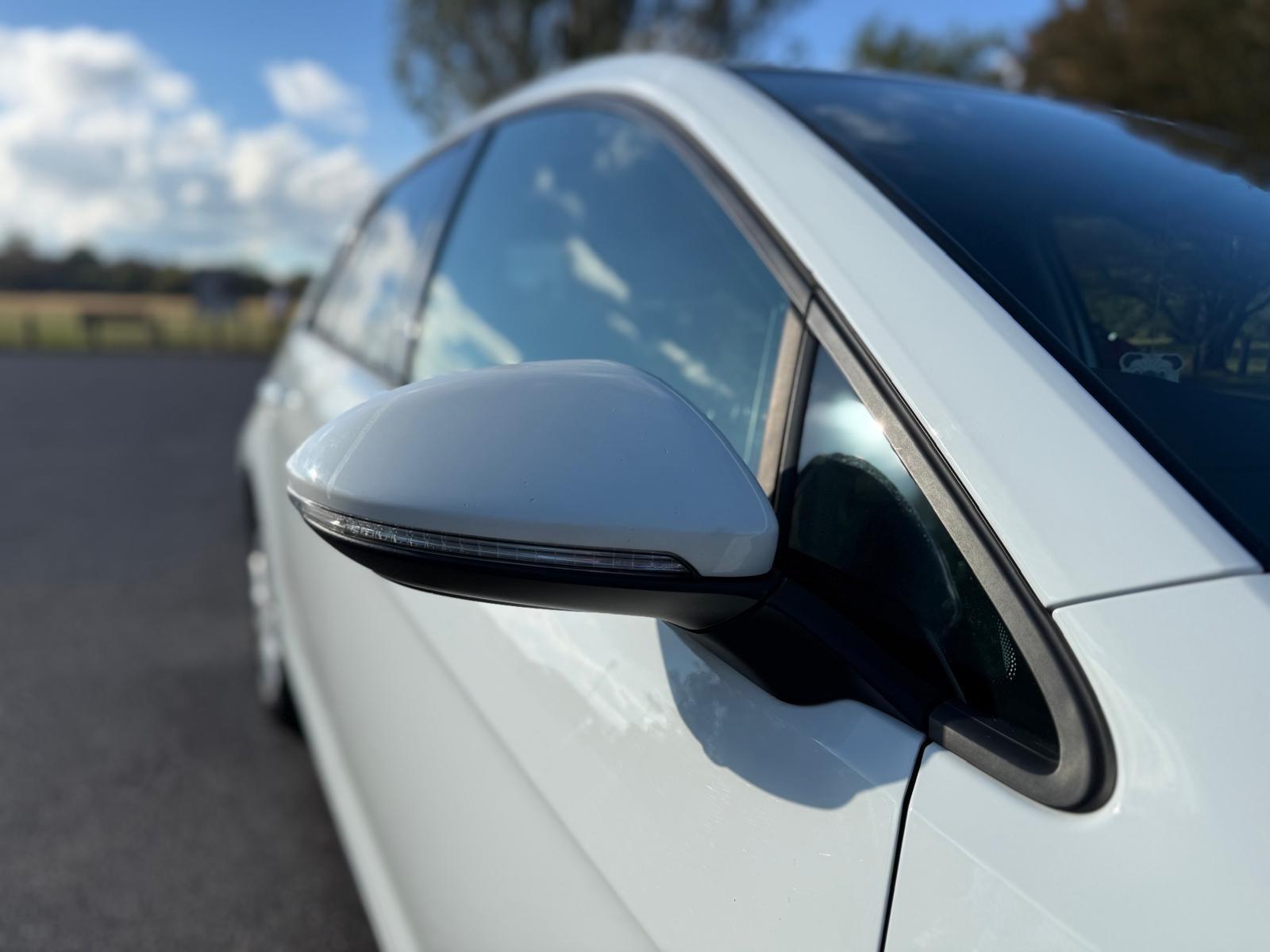 Volkswagen Golf view 54