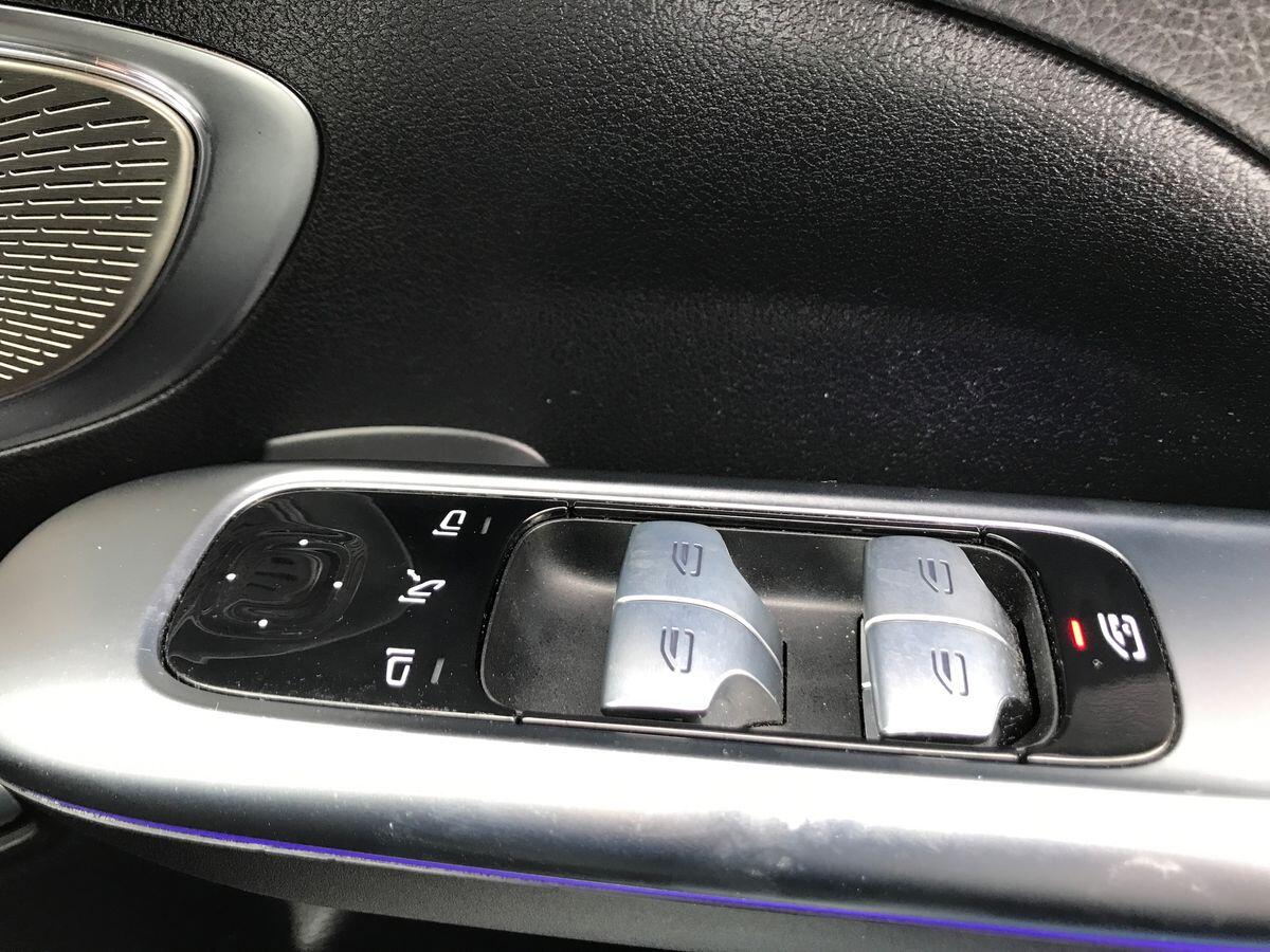Mercedes-Benz C-Class view 21