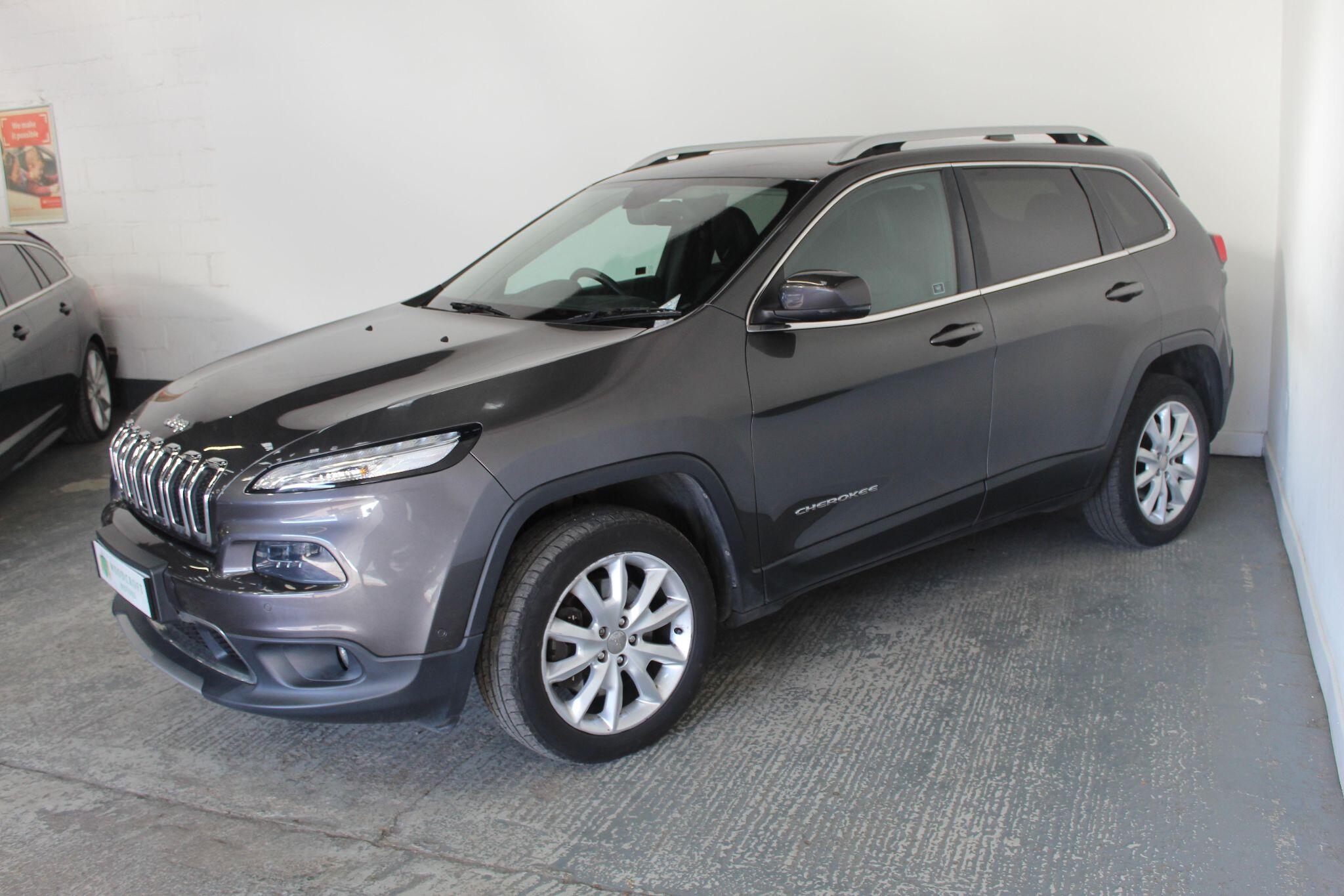 Jeep Cherokee view 5