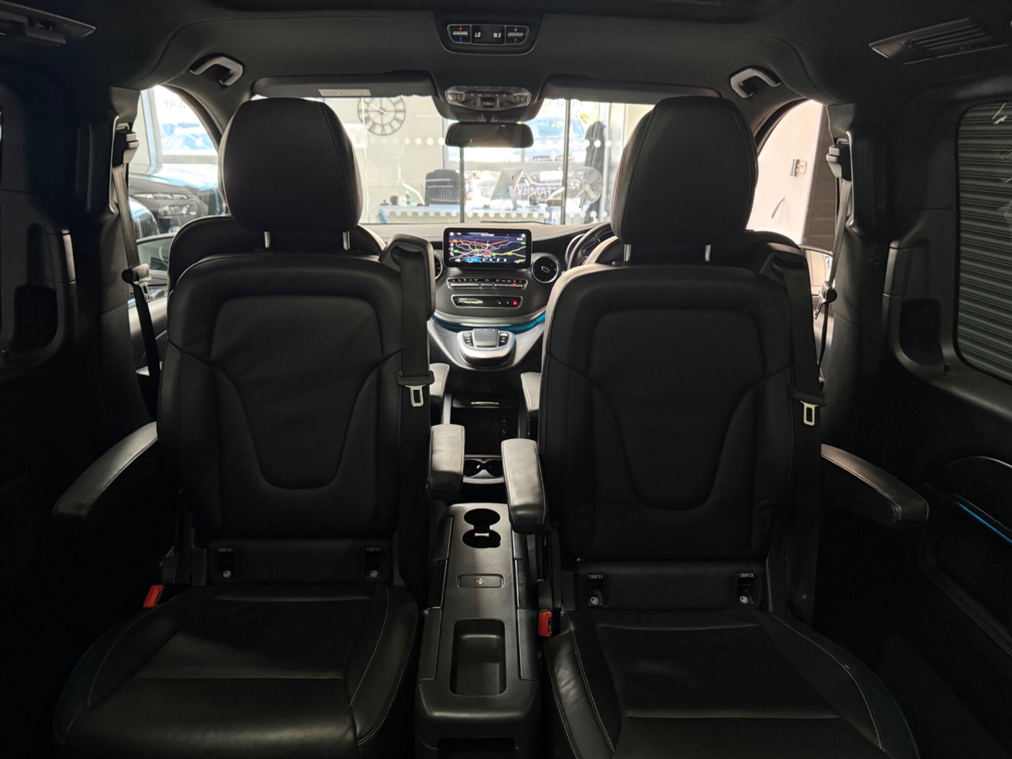 Mercedes-Benz V-Class view 9