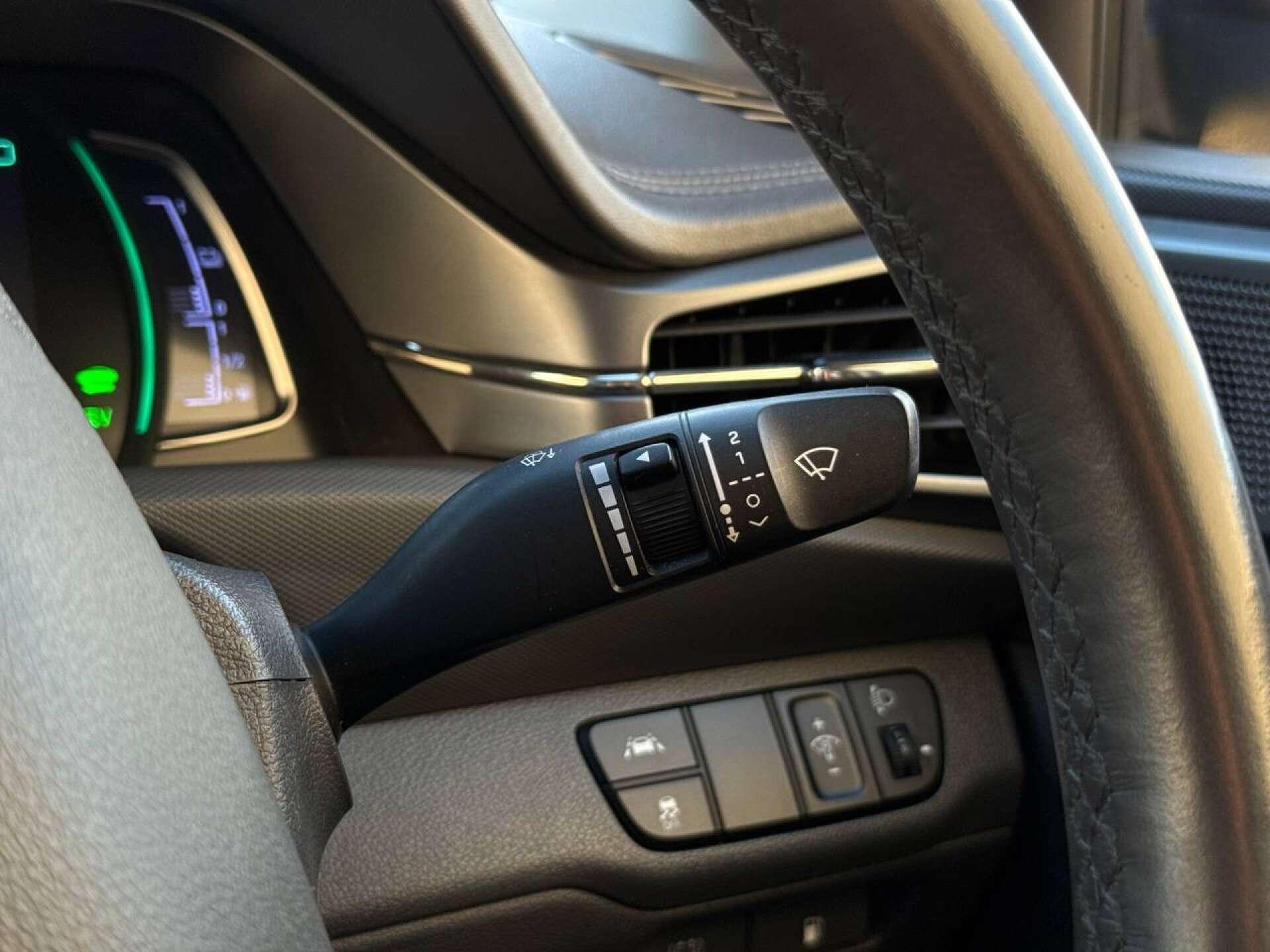 Hyundai Ioniq view 53