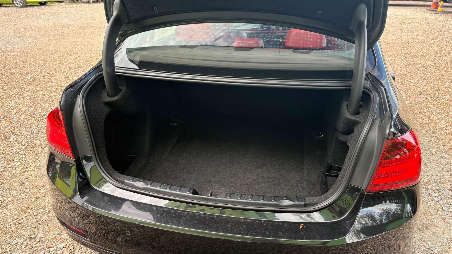 BMW 3 Series view 40