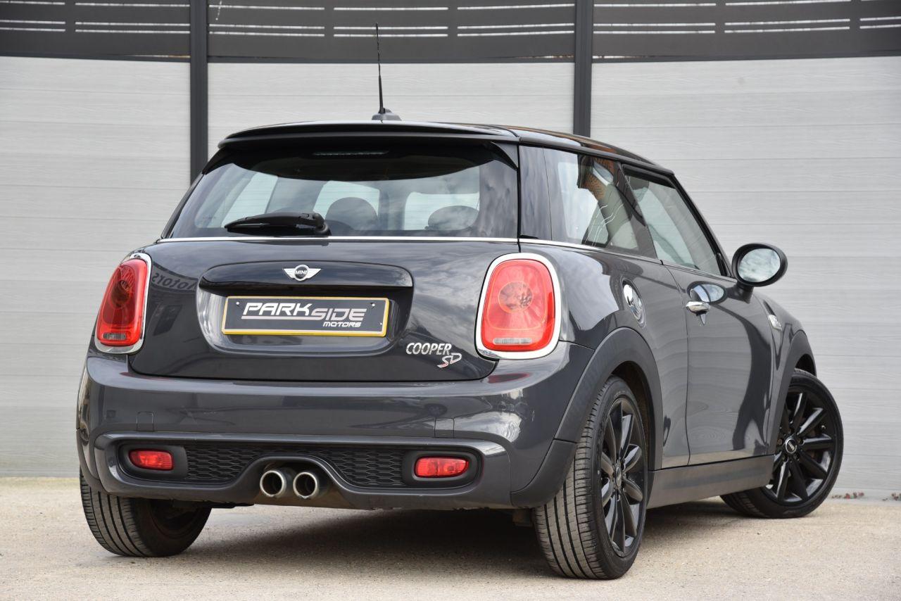 Mini Cooper view 8