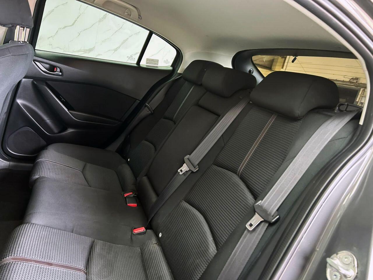 Mazda Mazda3 view 21