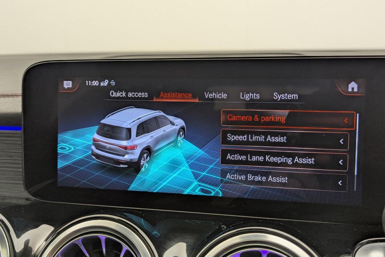 Mercedes-Benz Eqb view 36
