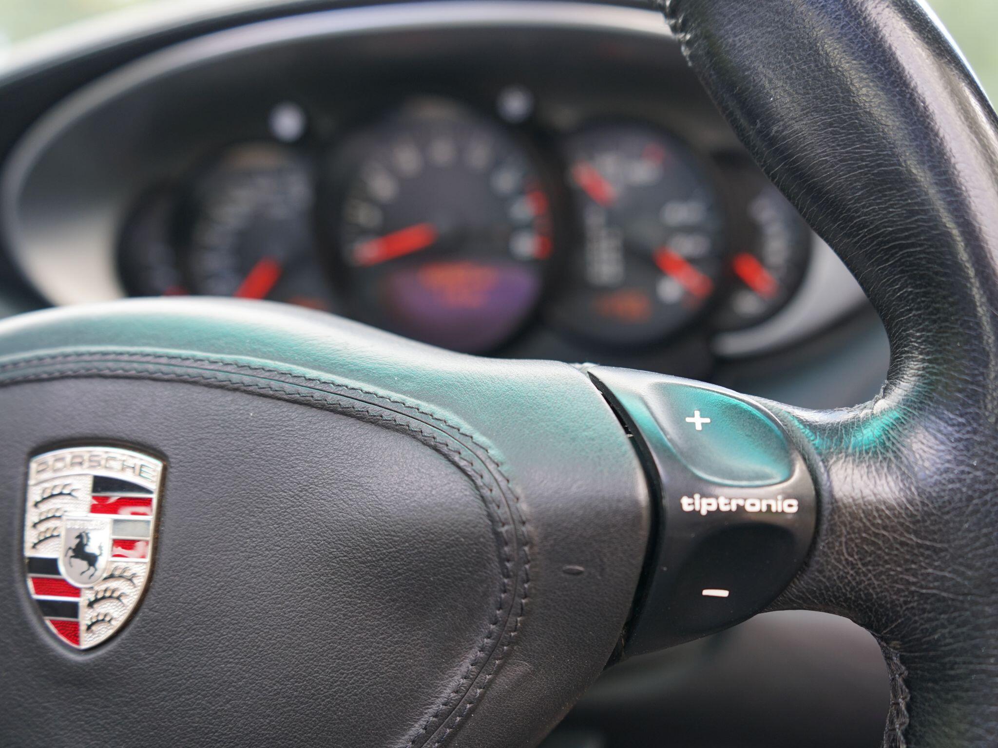 Porsche 911 view 23