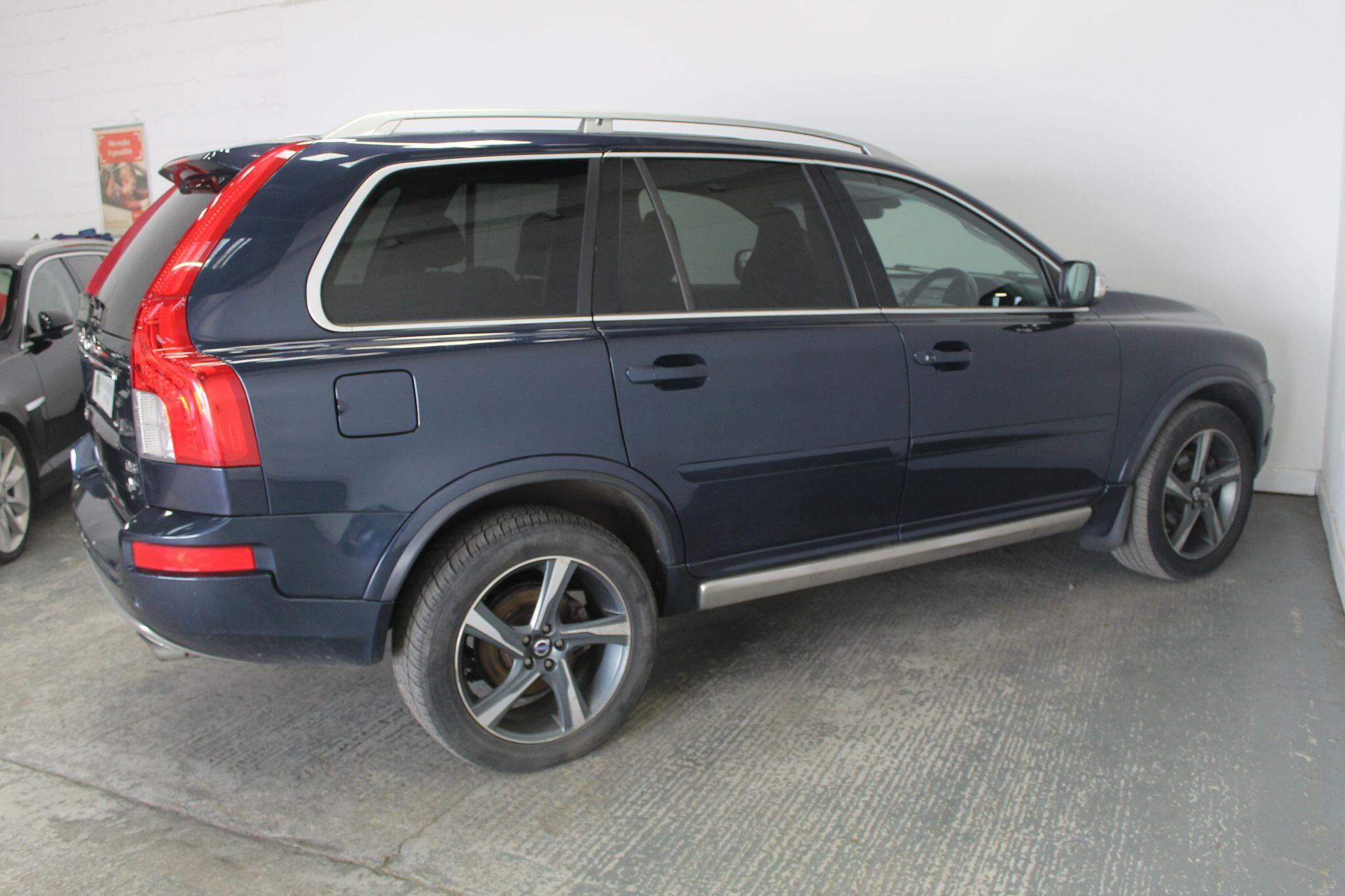 Volvo XC90 view 11