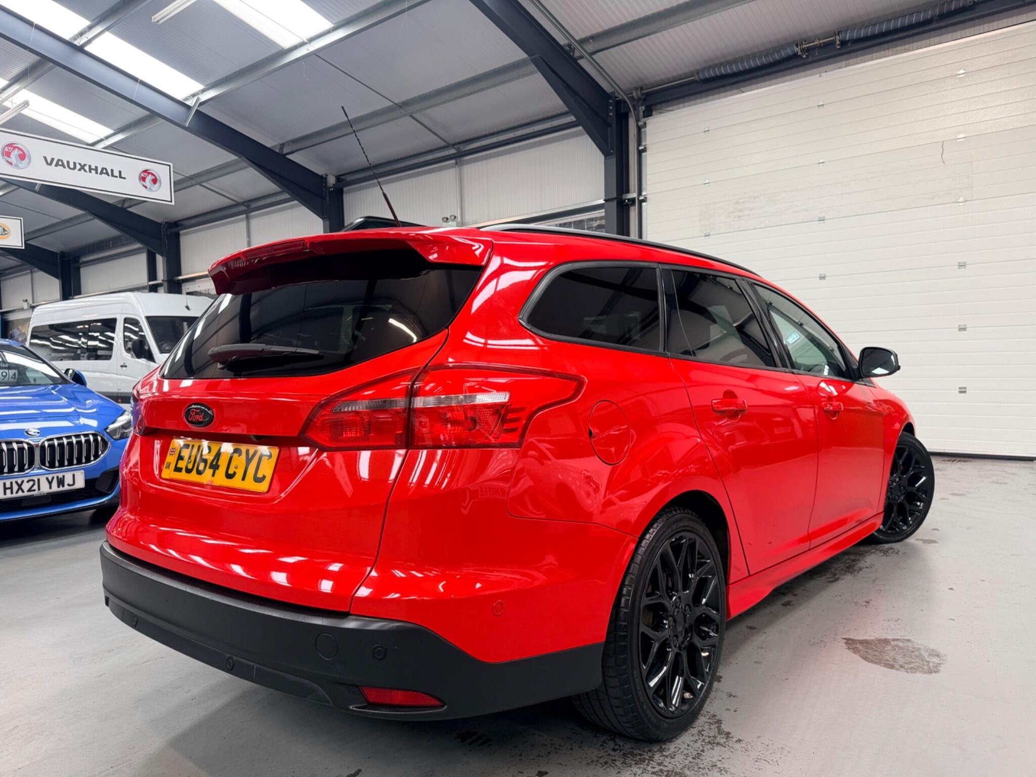 Ford Focus view 16