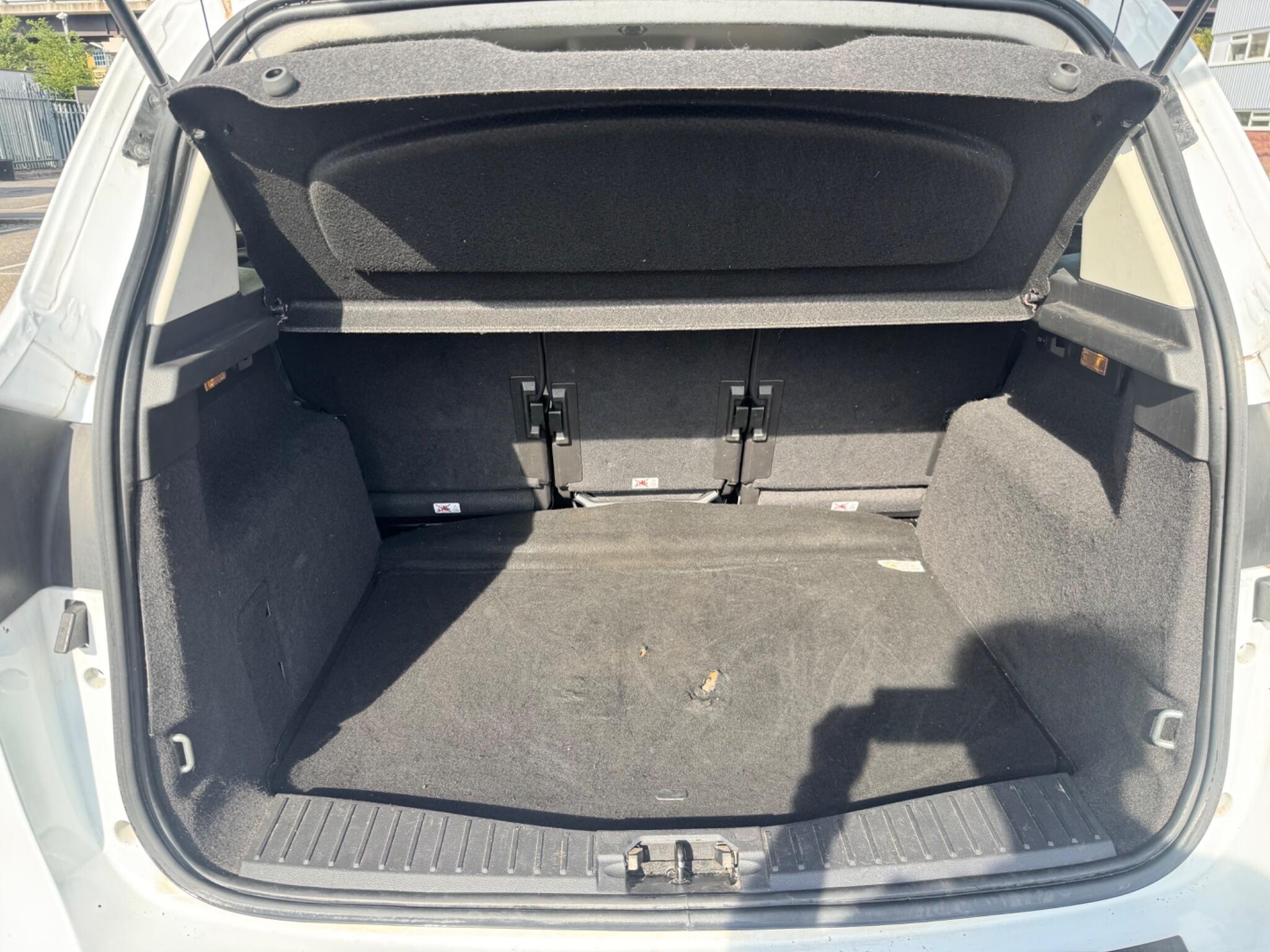 Ford C-Max view 44