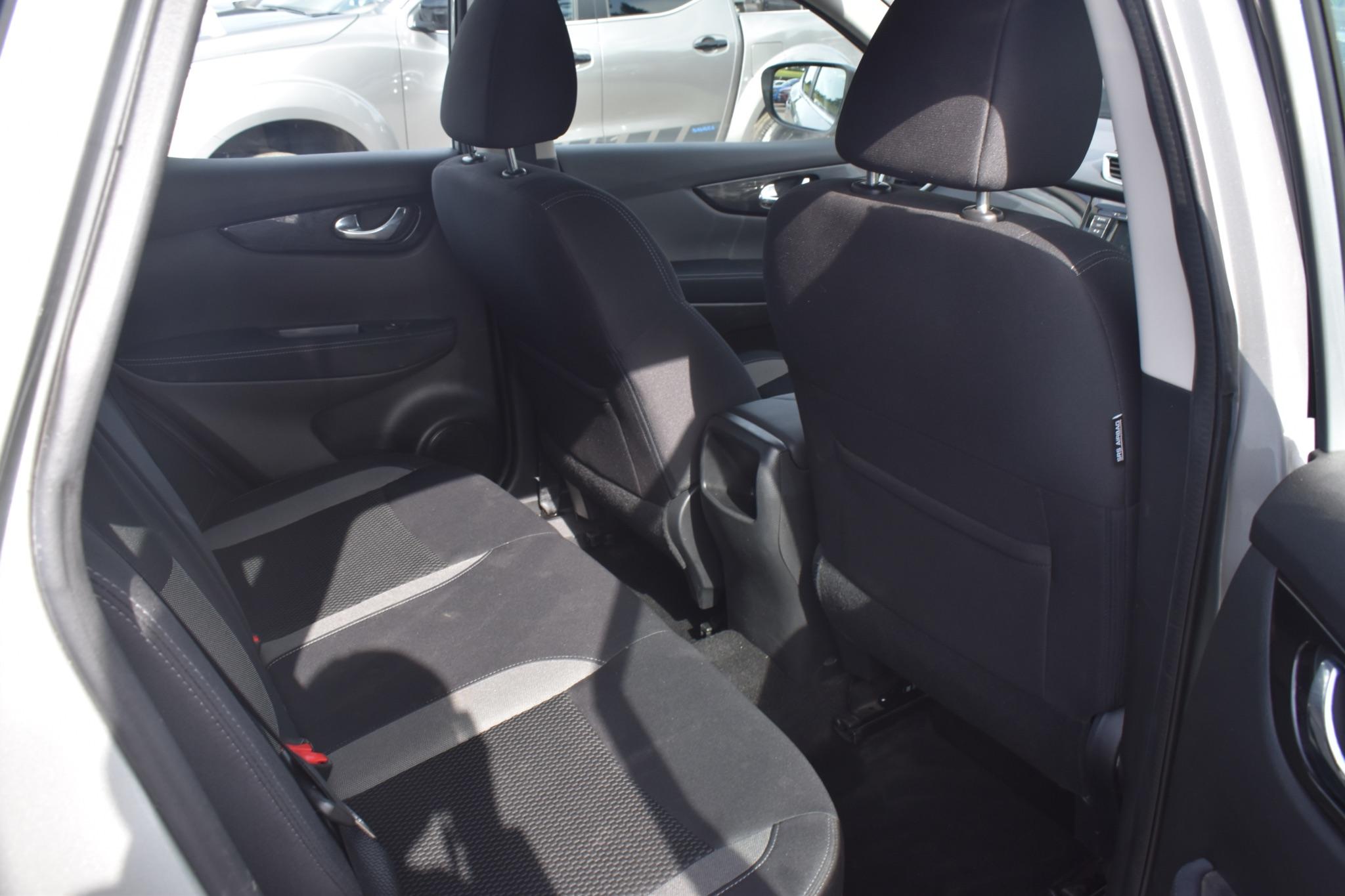 Qashqai - 1.3 DIG-T Acenta Premium Euro 6 (s/s) 5dr - Image 17
