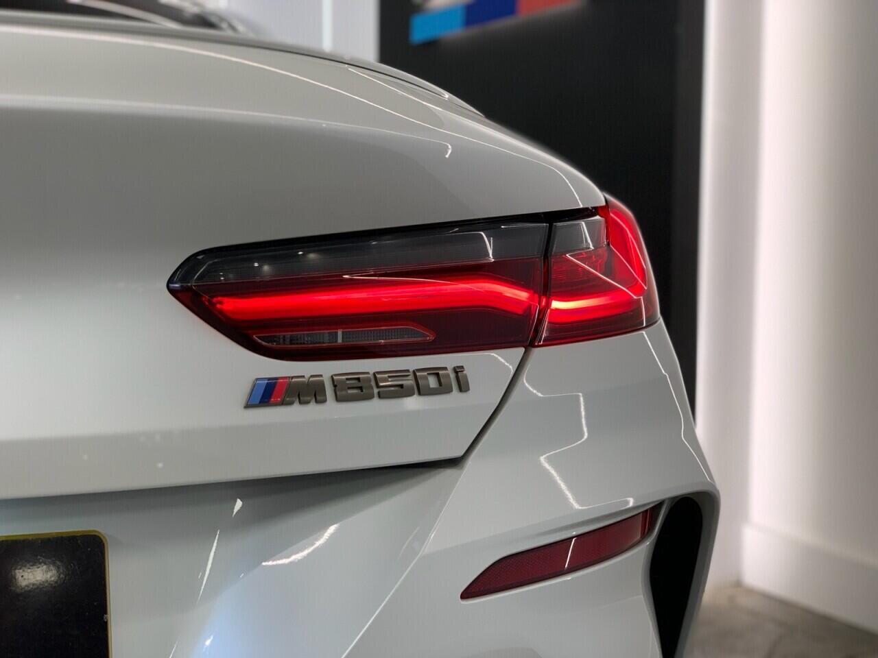 BMW 8 Series view 9