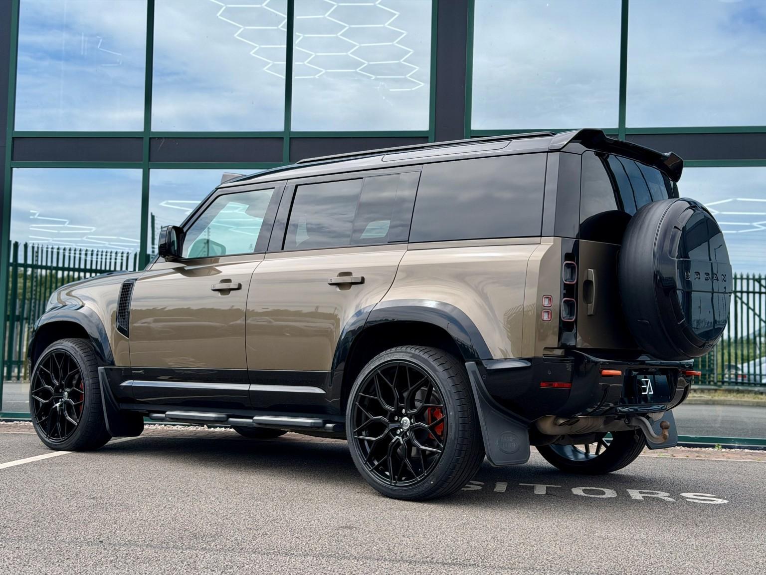 Land Rover Defender view 25