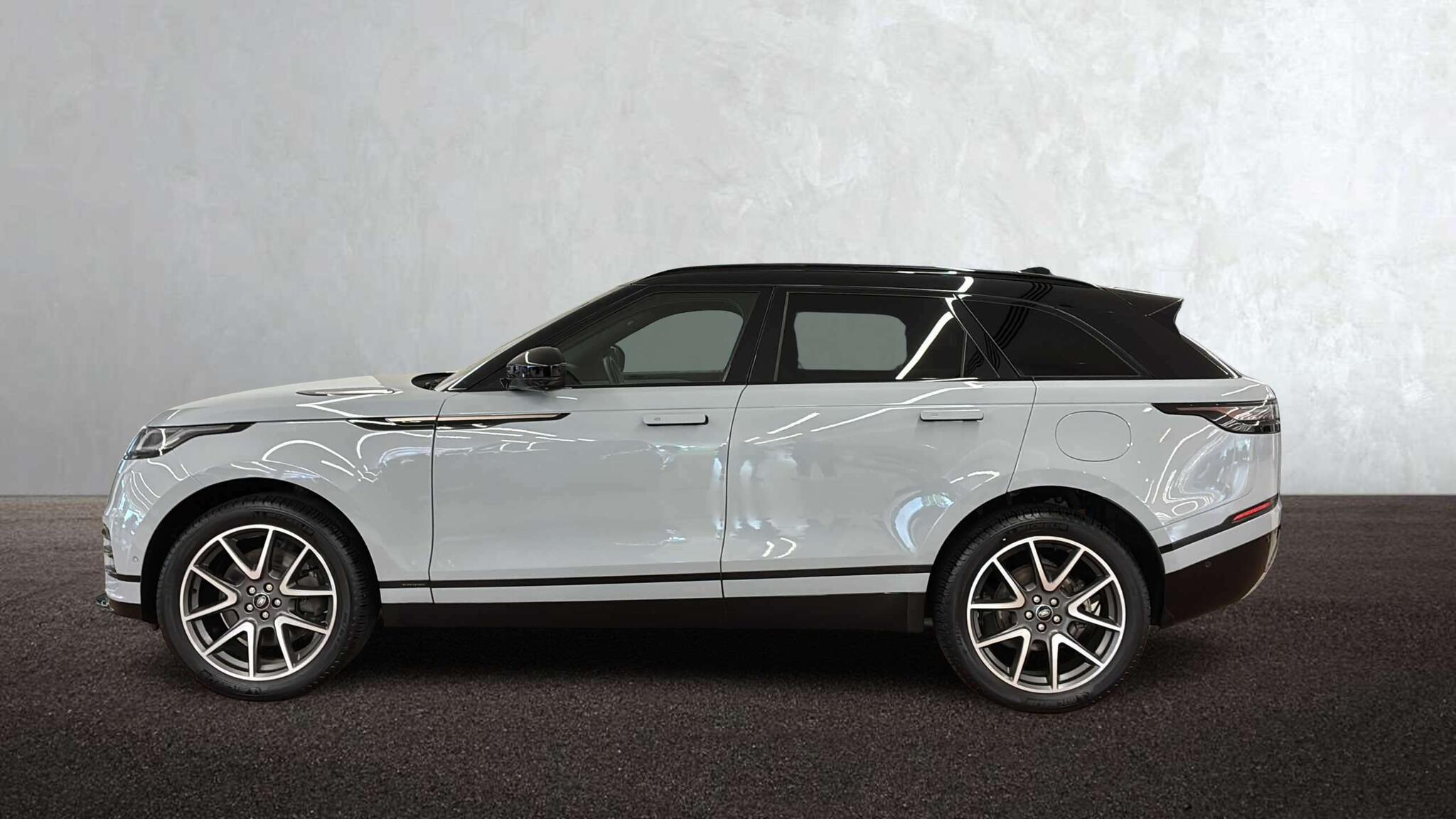 Land Rover Range Rover Velar view 23