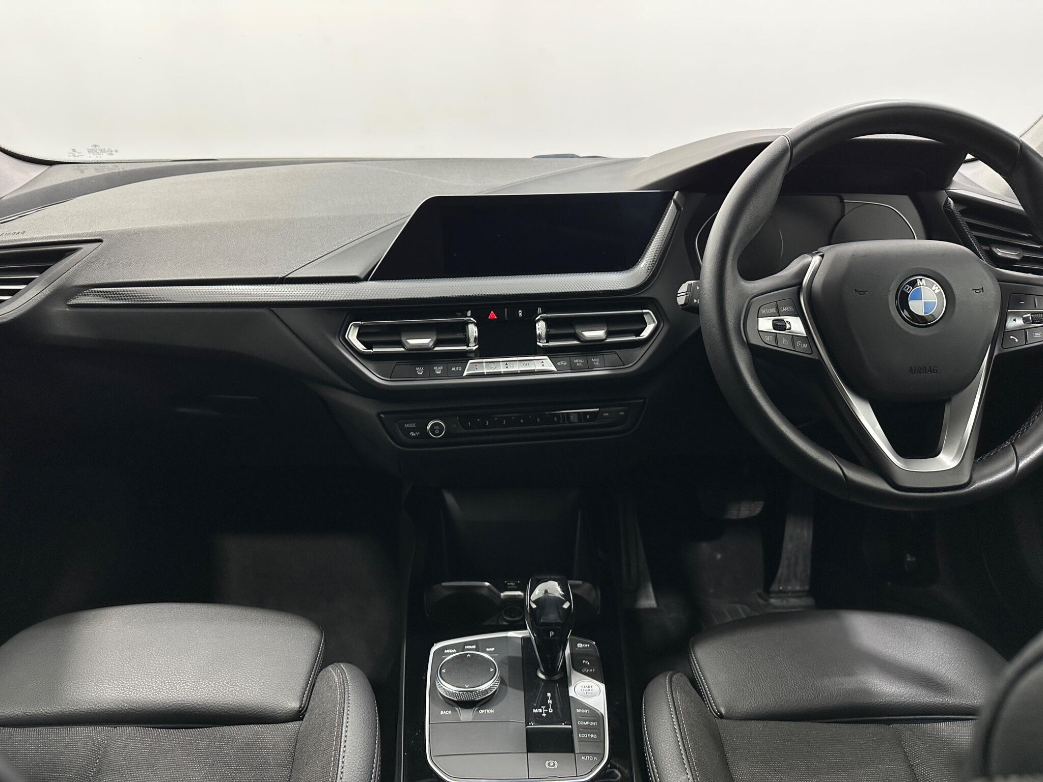 BMW 1 Series view 20