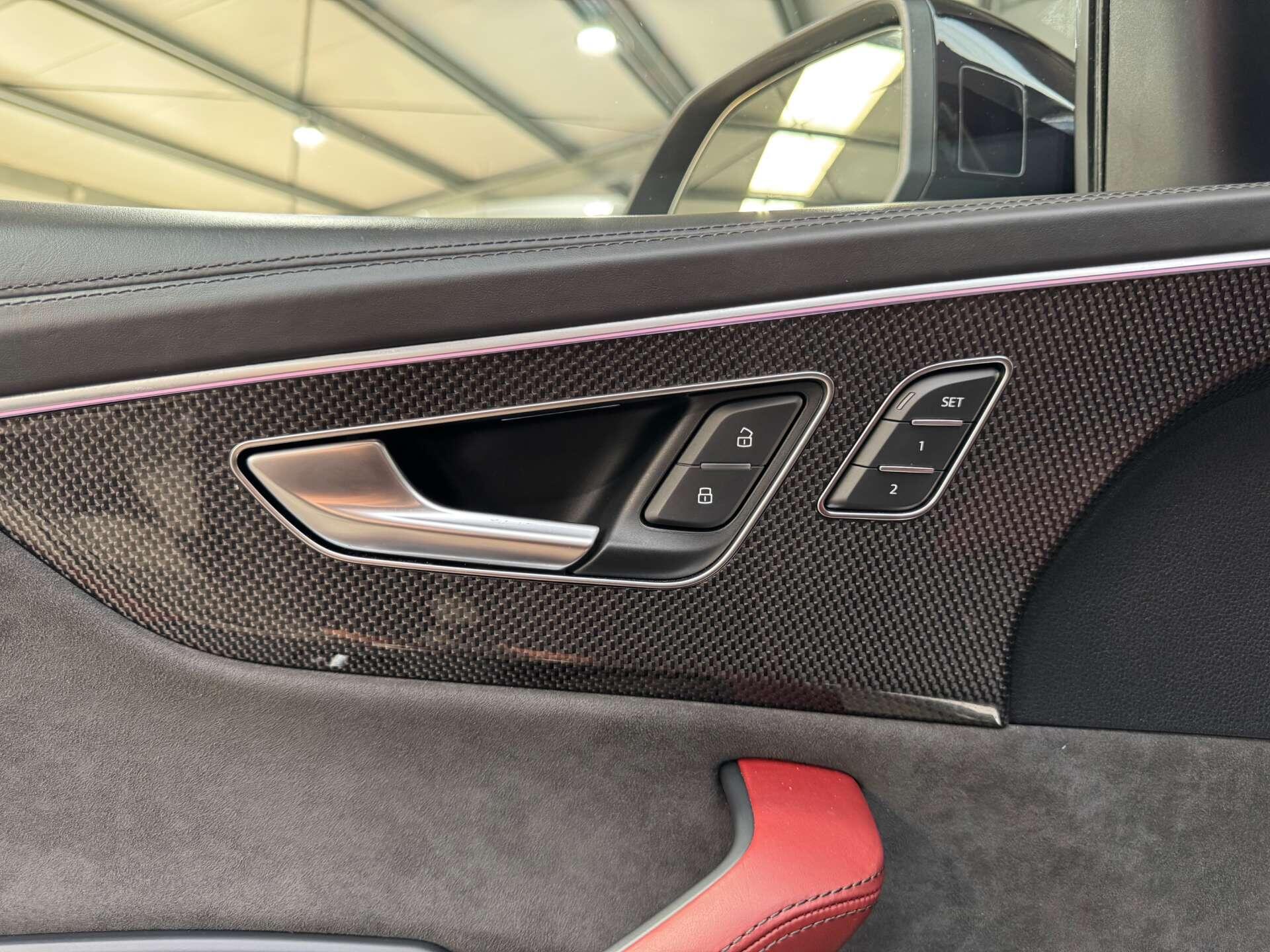 Audi SQ8 view 25