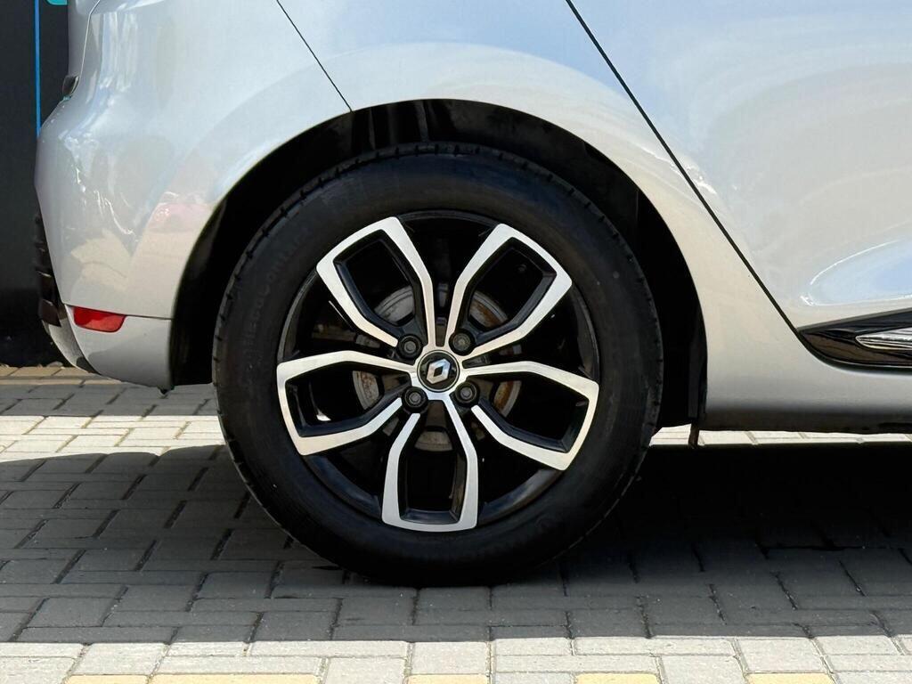 Renault Clio view 11