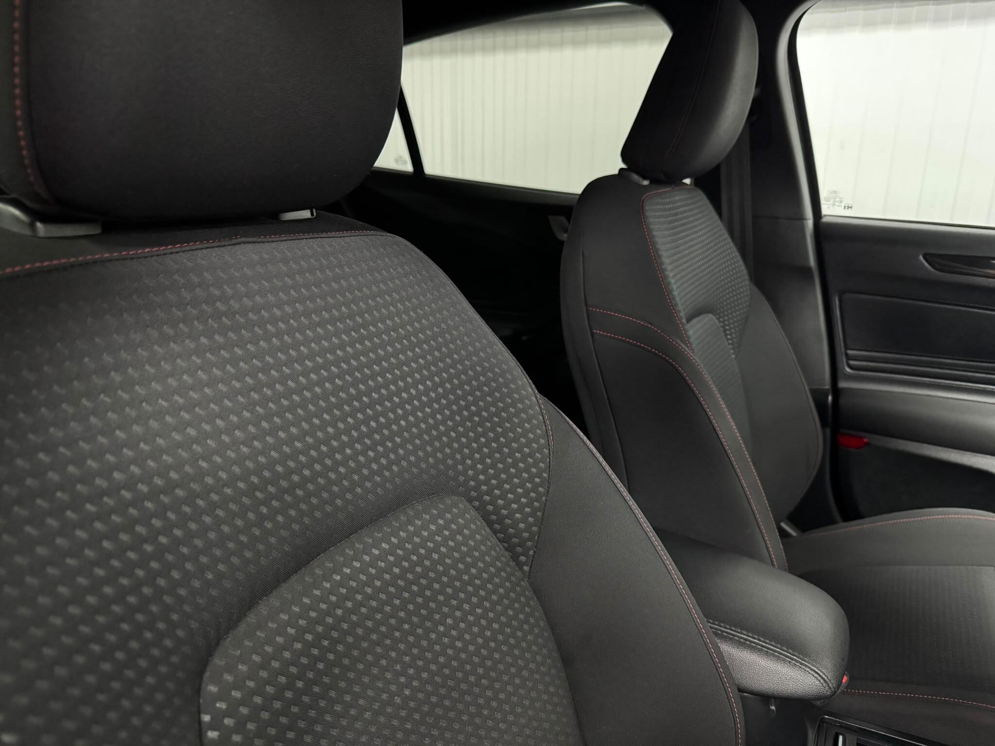 Ford Focus view 28