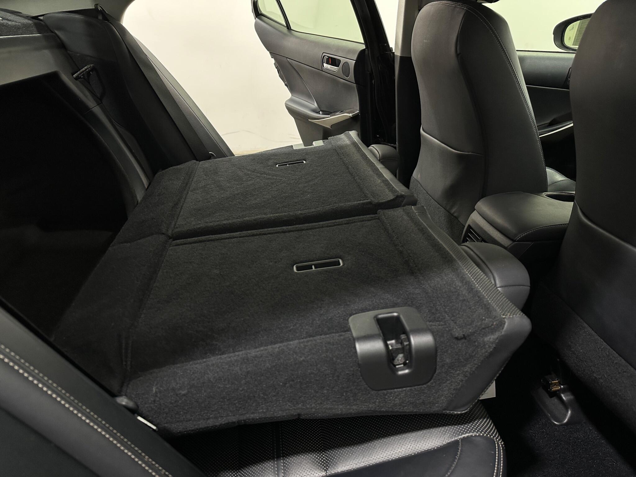 Lexus Is view 48