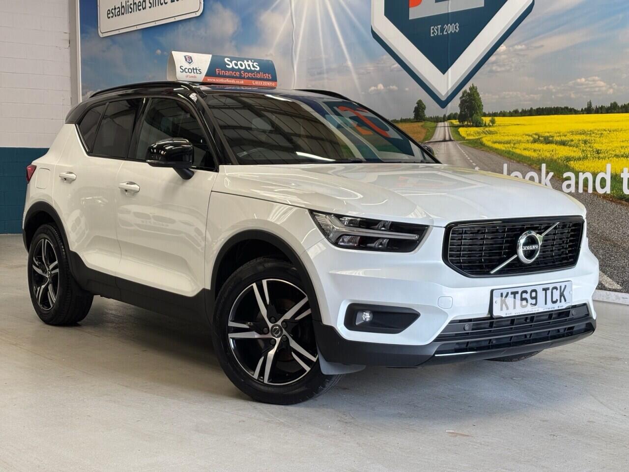 2020 Volvo XC40 in White for sale