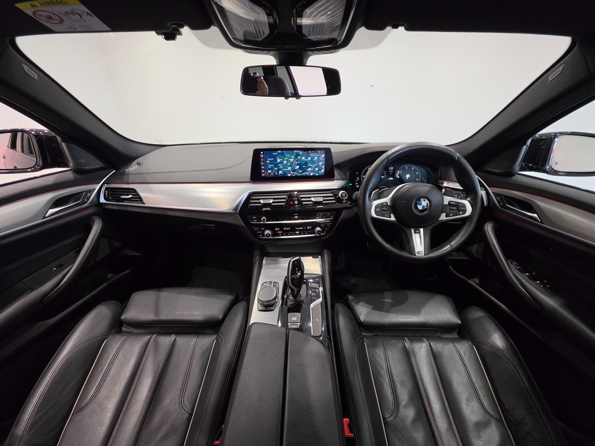 BMW 5 Series view 27