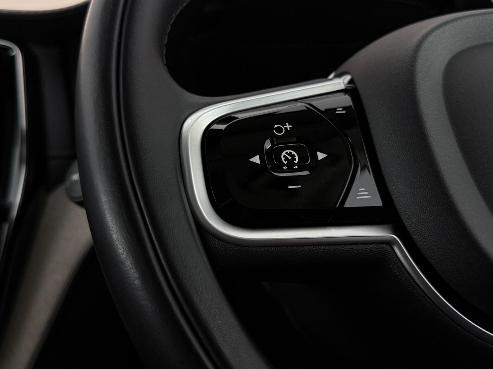 Volvo XC60 view 14