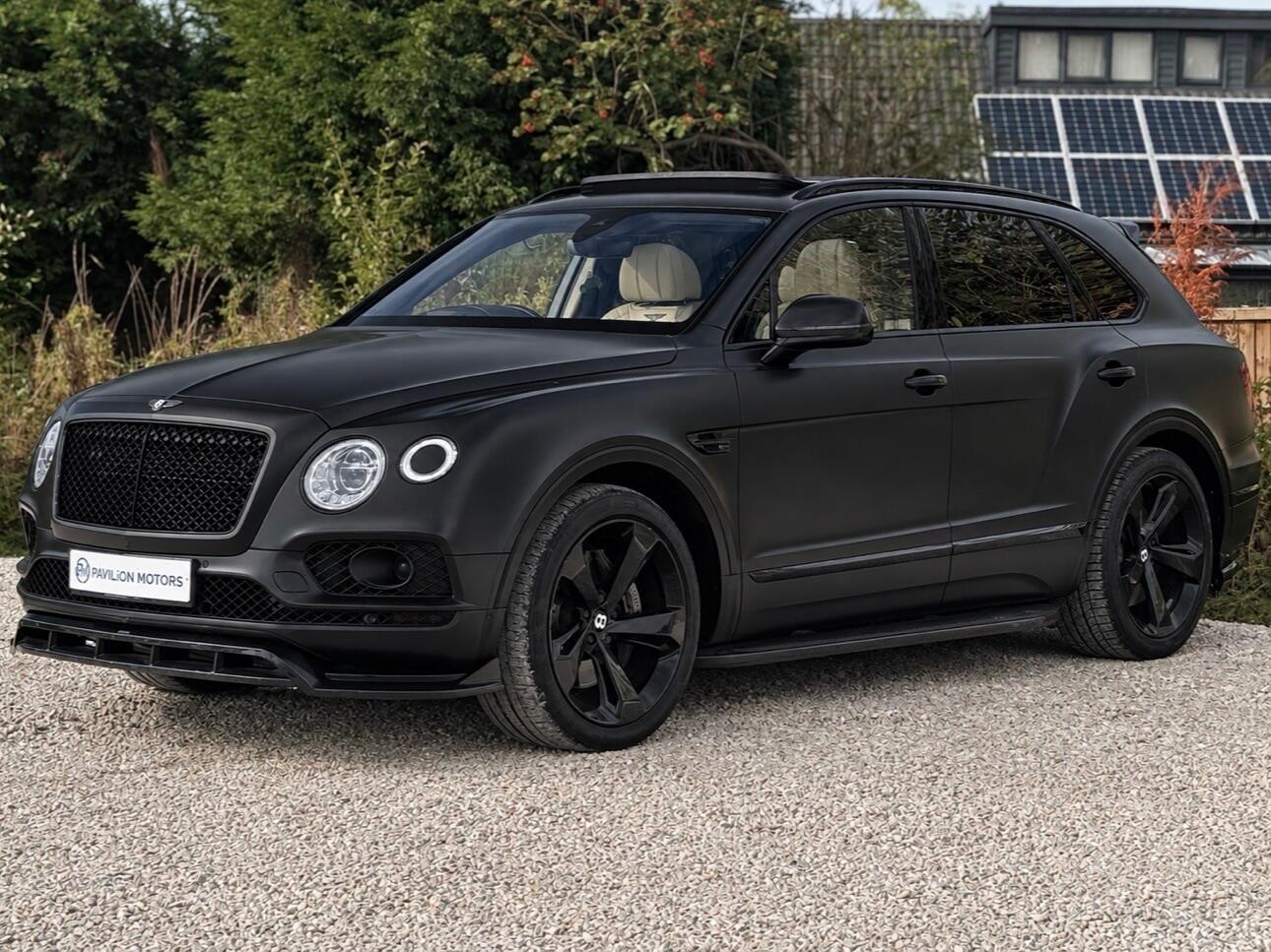 Bentley Bentayga view 9