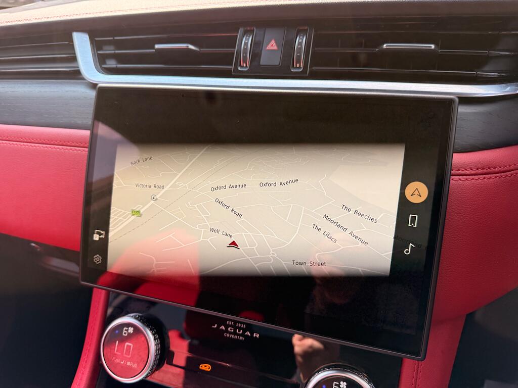 Jaguar F-Pace view 47