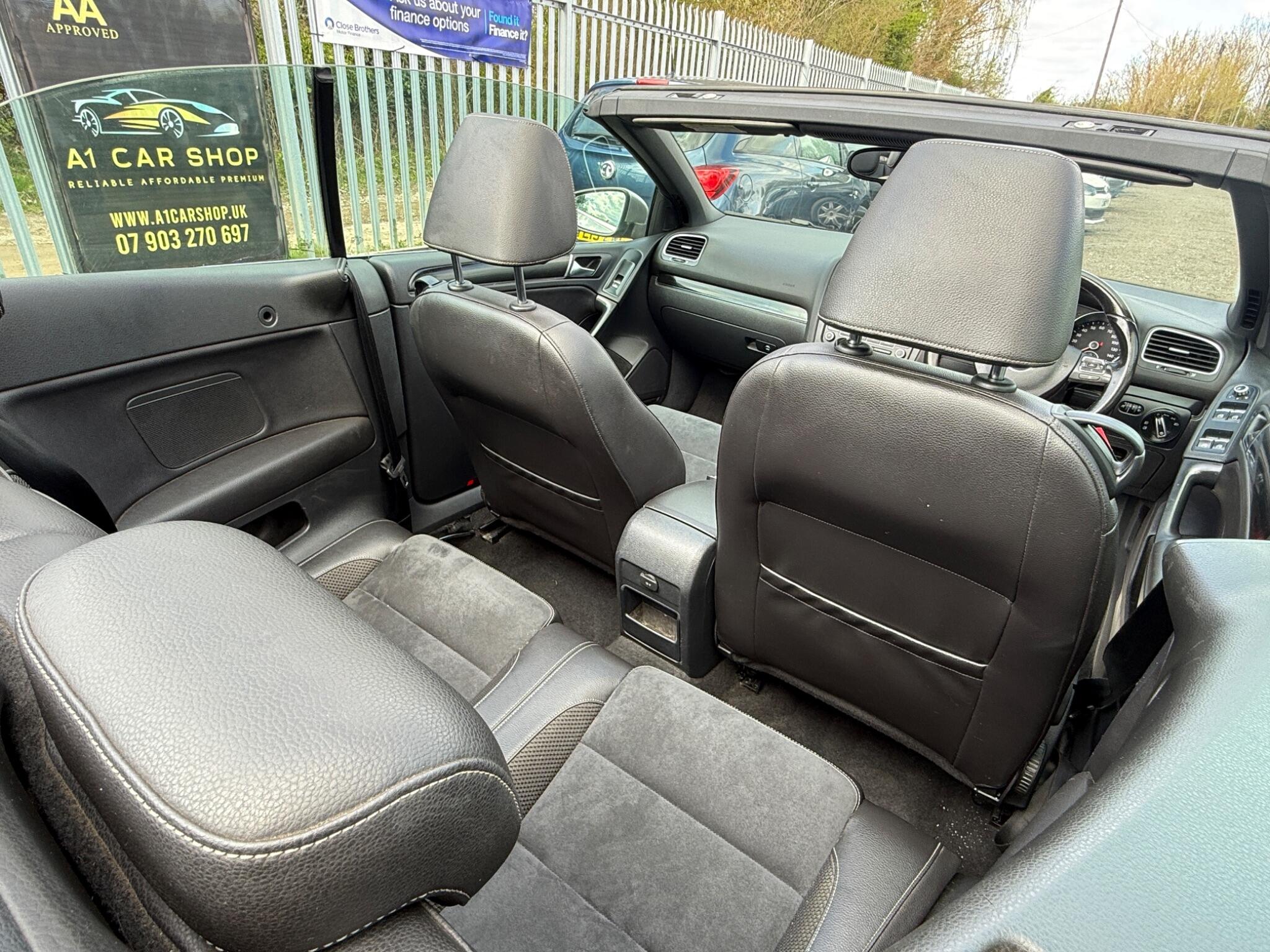 2012 Volkswagen Golf image 25