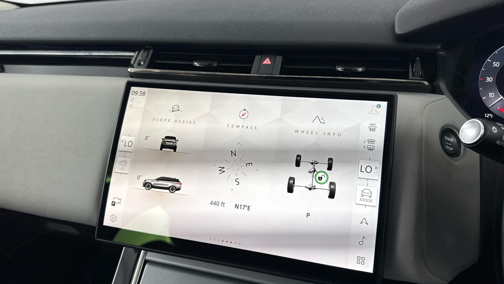 Land Rover Range Rover Velar view 29