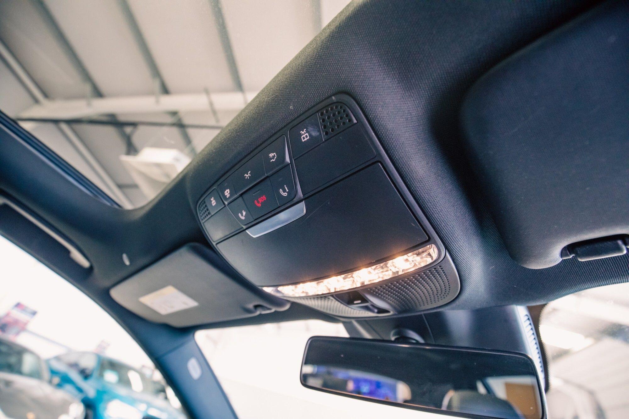 Mercedes-Benz E-Class view 22