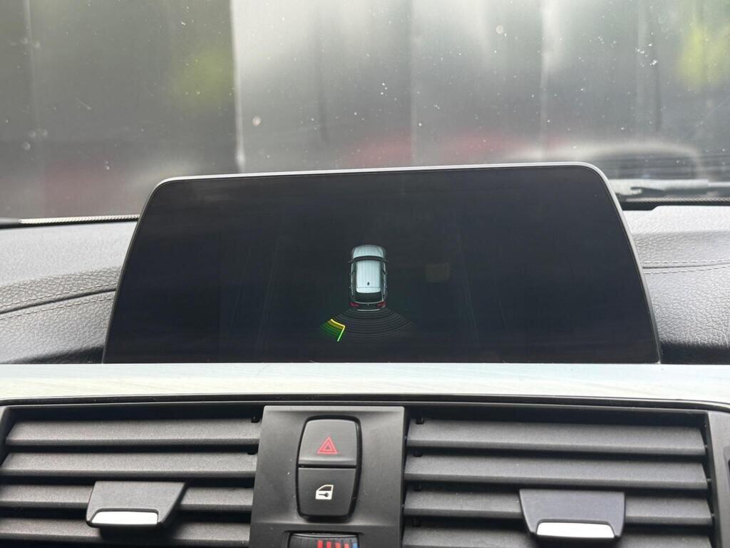 BMW 3 Series view 33