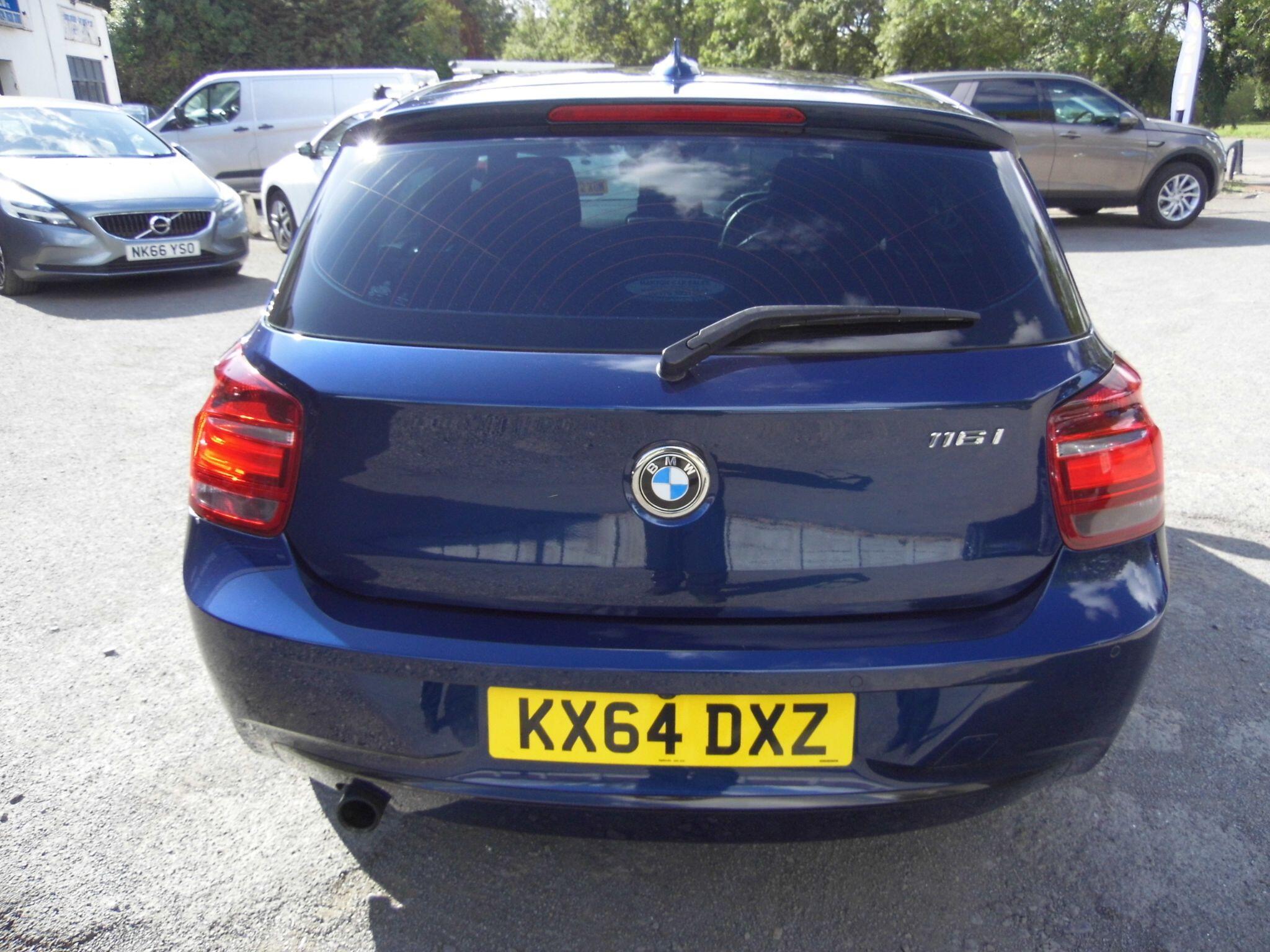 BMW 1 Series view 6