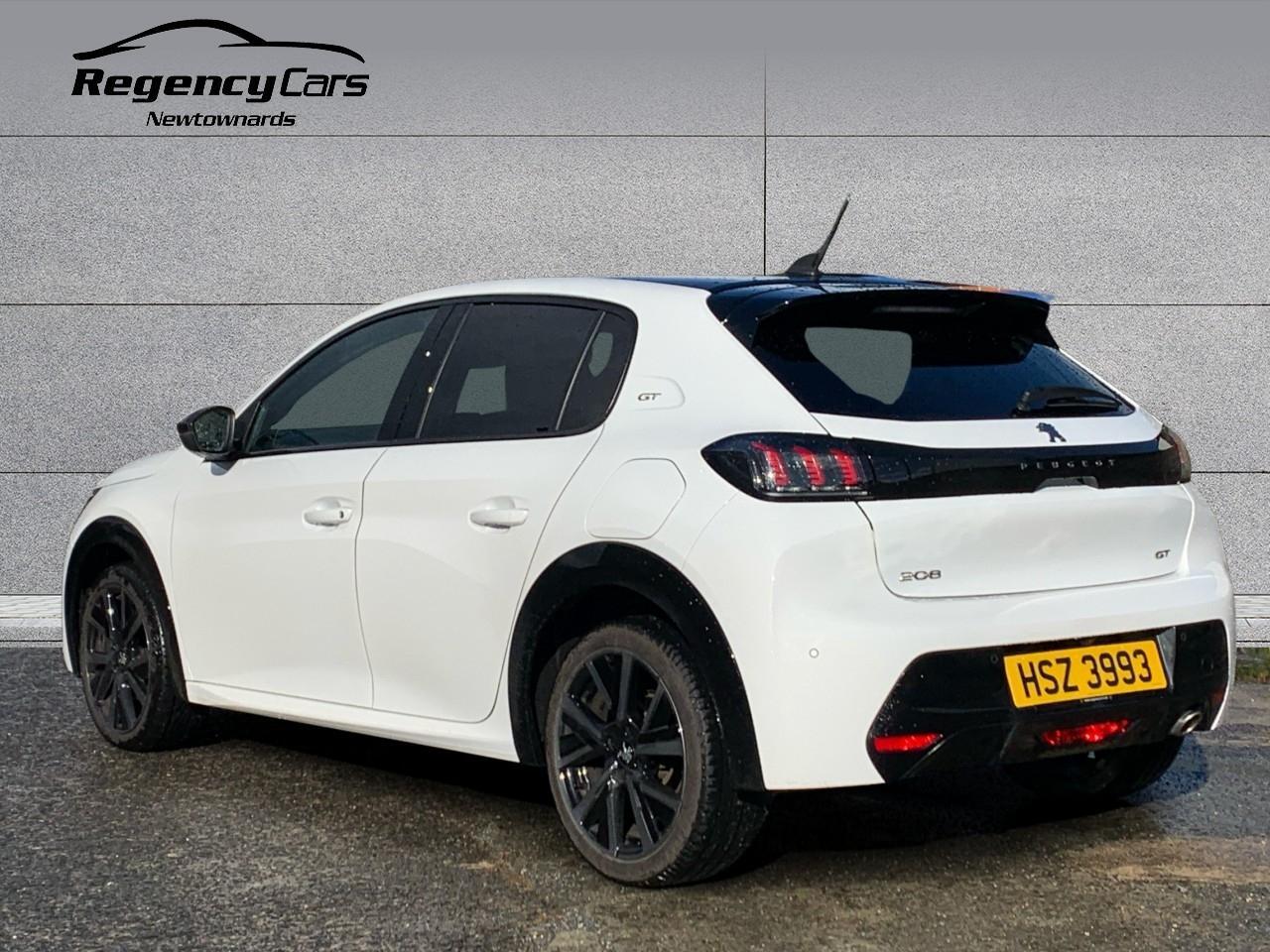 Peugeot 208 view 4