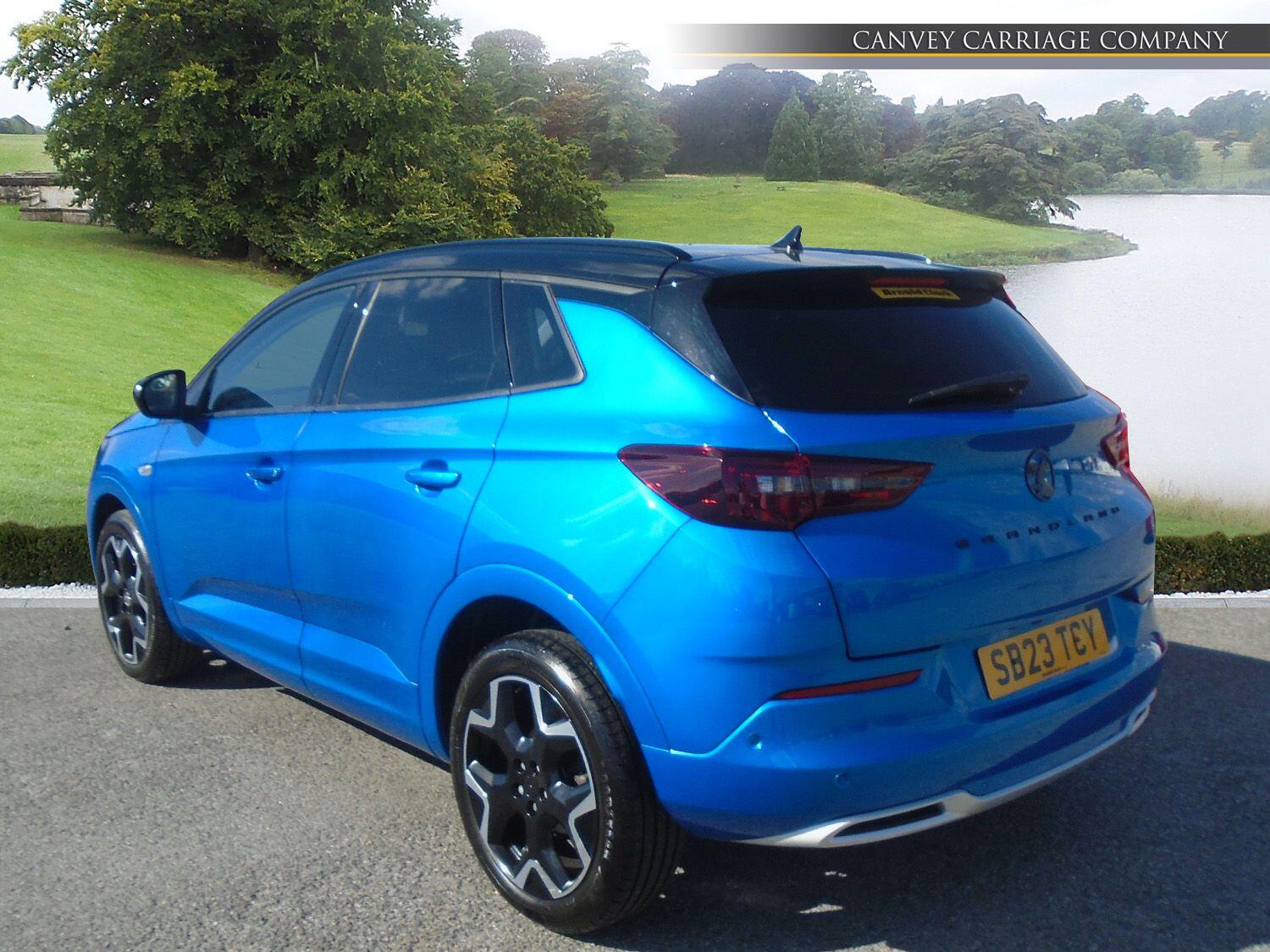 Vauxhall Grandland view 4