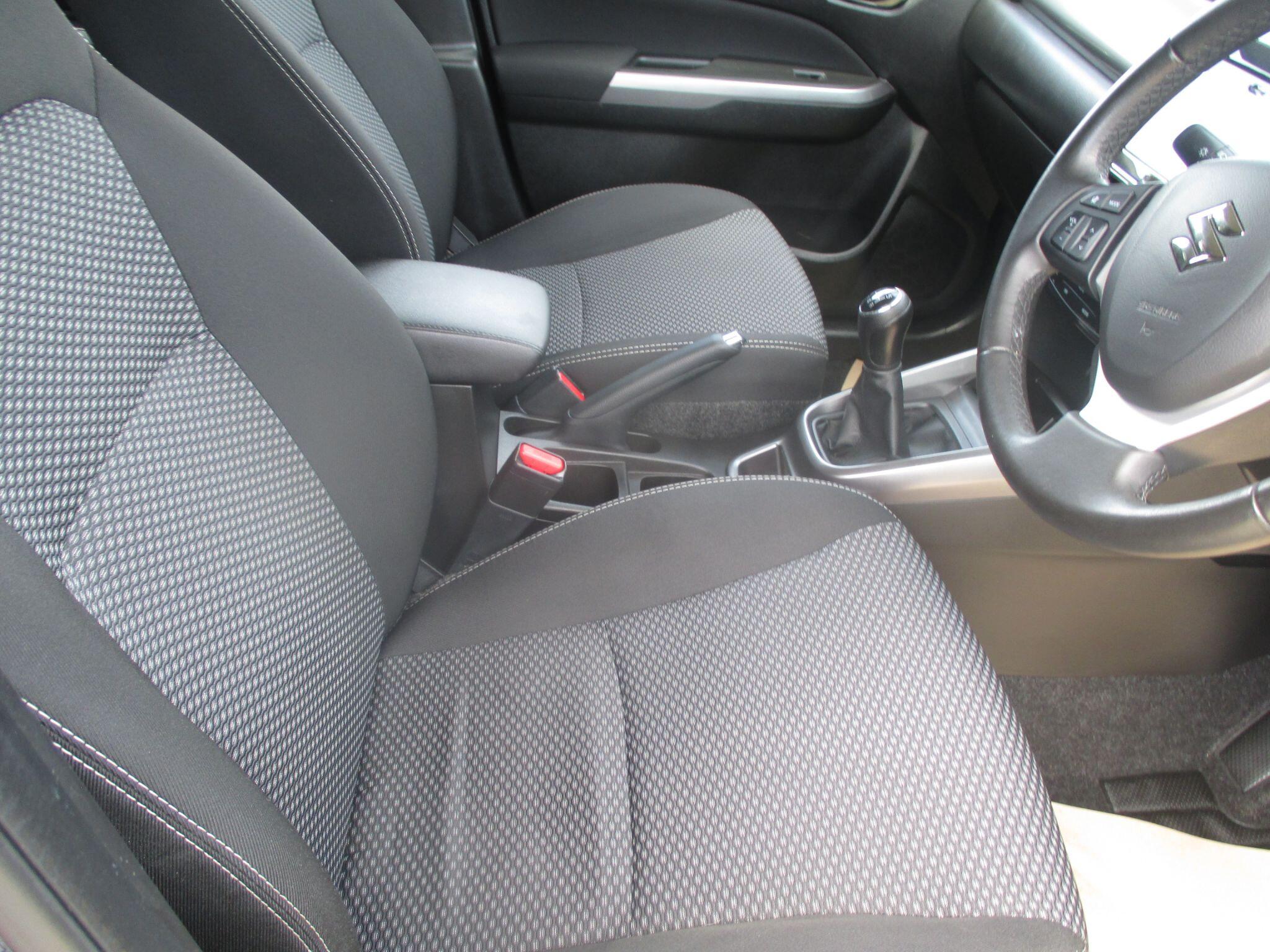 Suzuki Vitara view 23