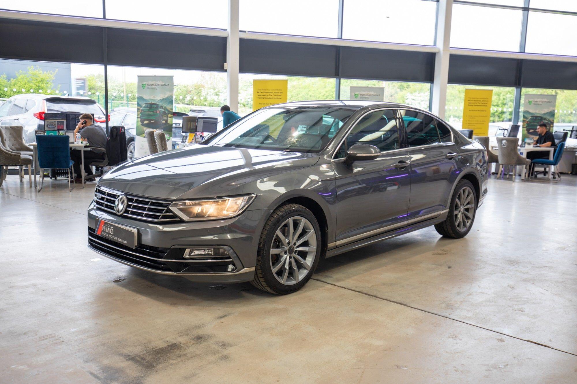 Volkswagen Passat view 9