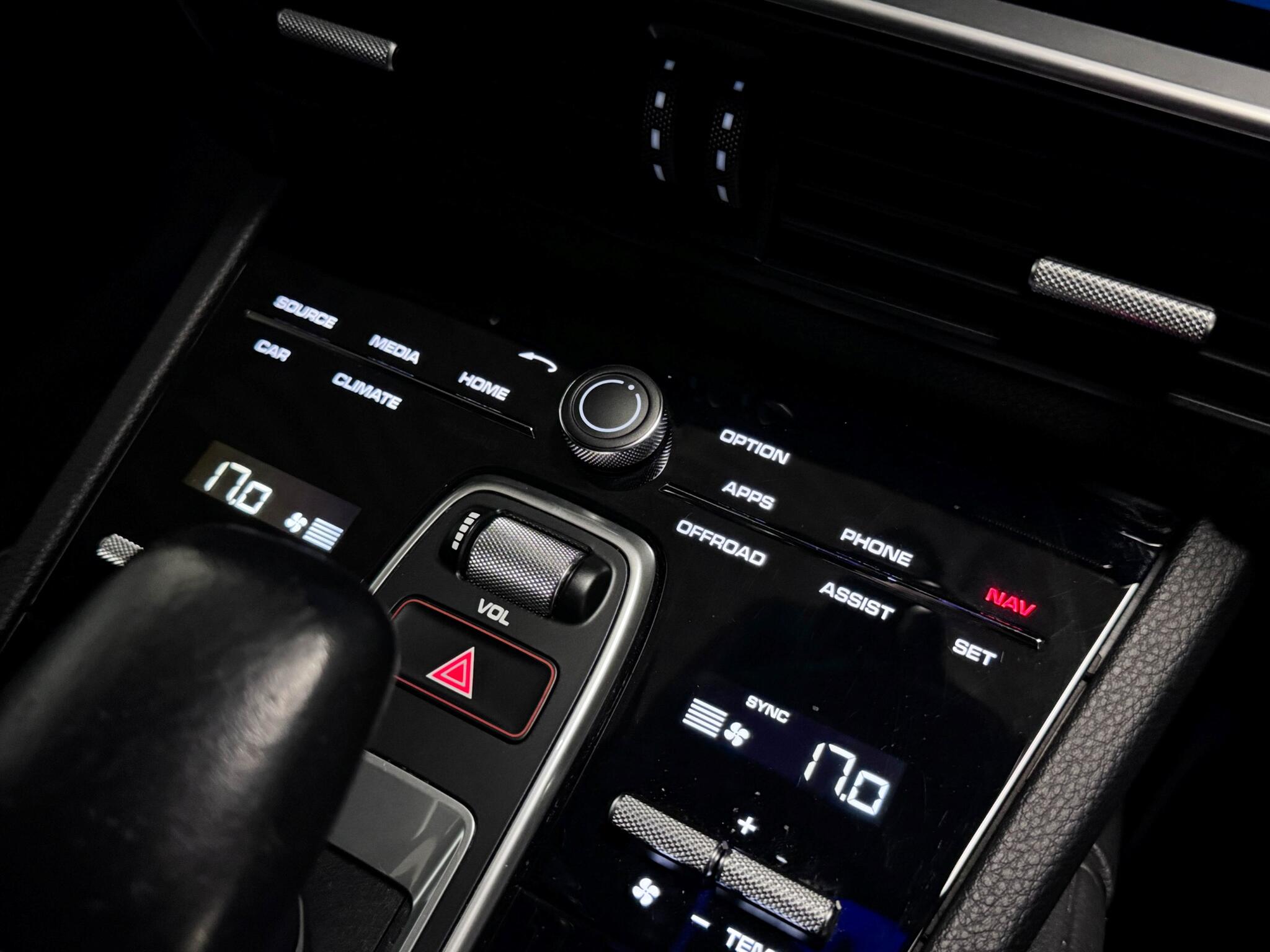 Porsche Cayenne view 52