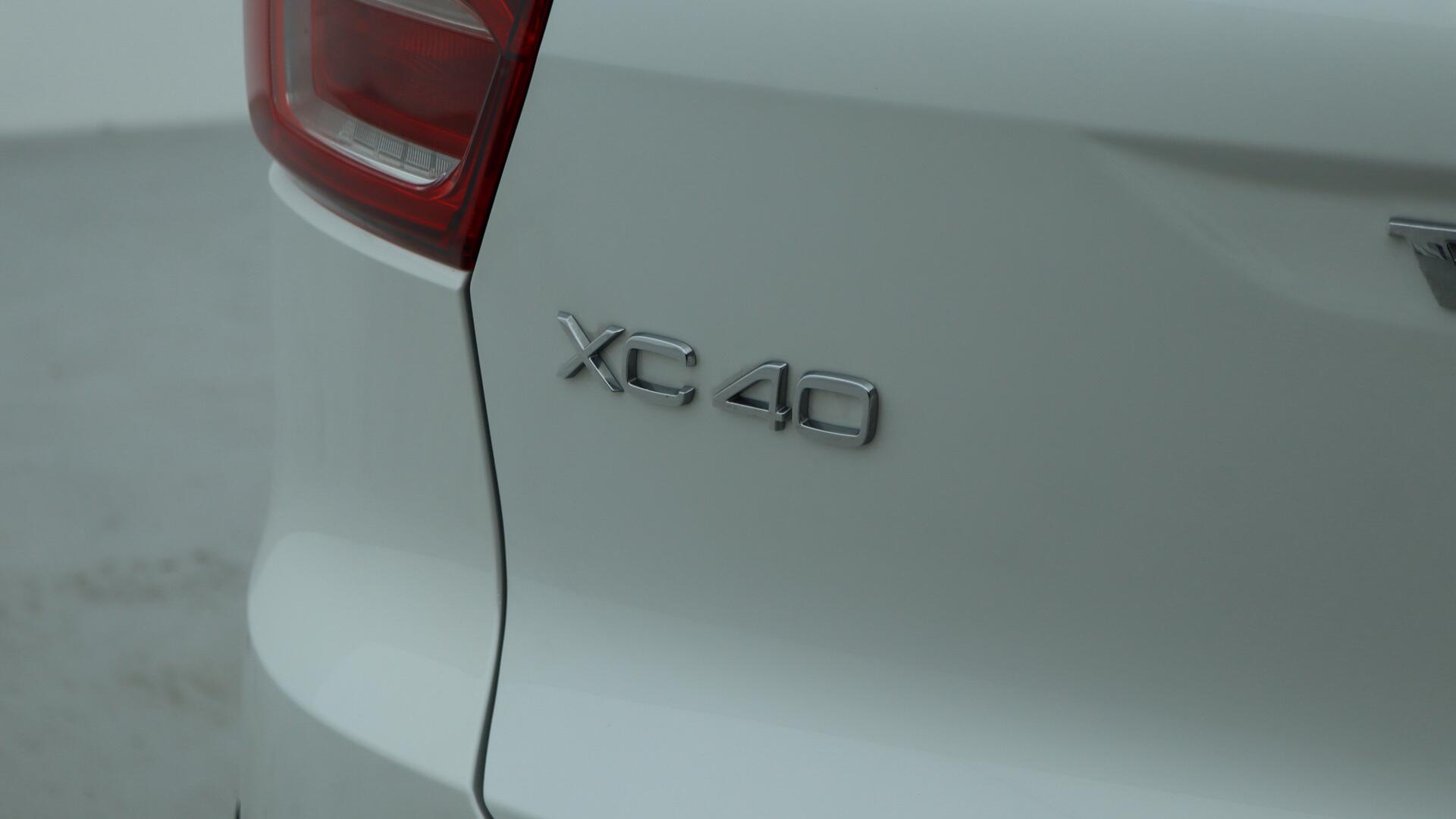 Volvo XC40 view 42