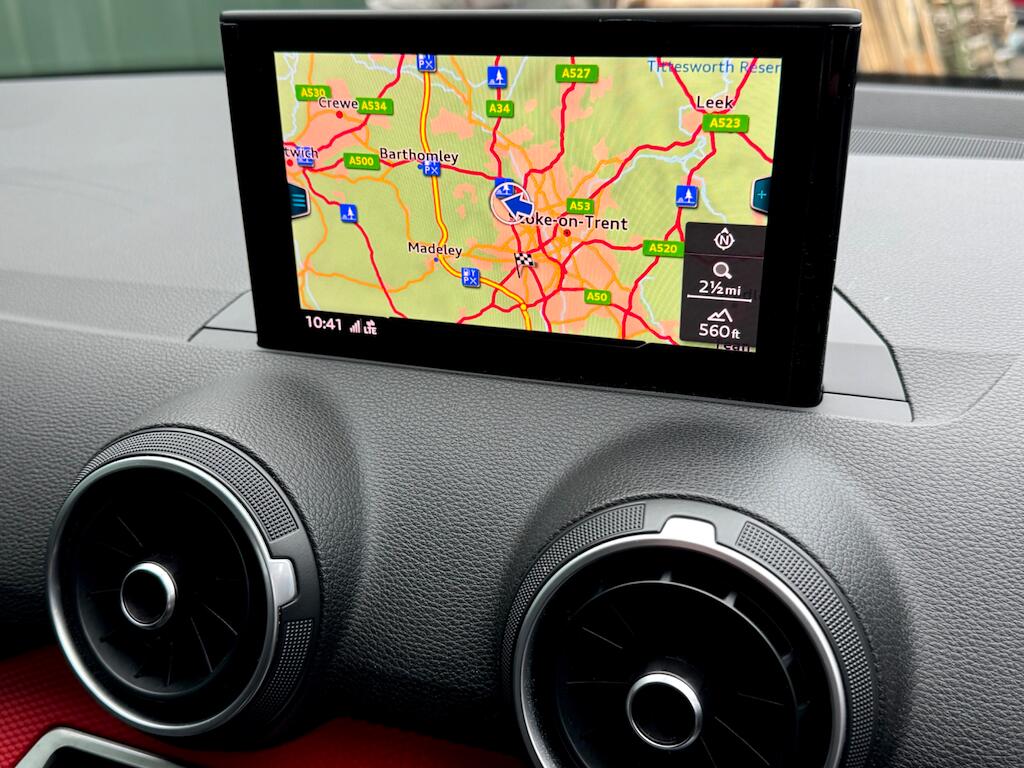 Audi Q2 view 27