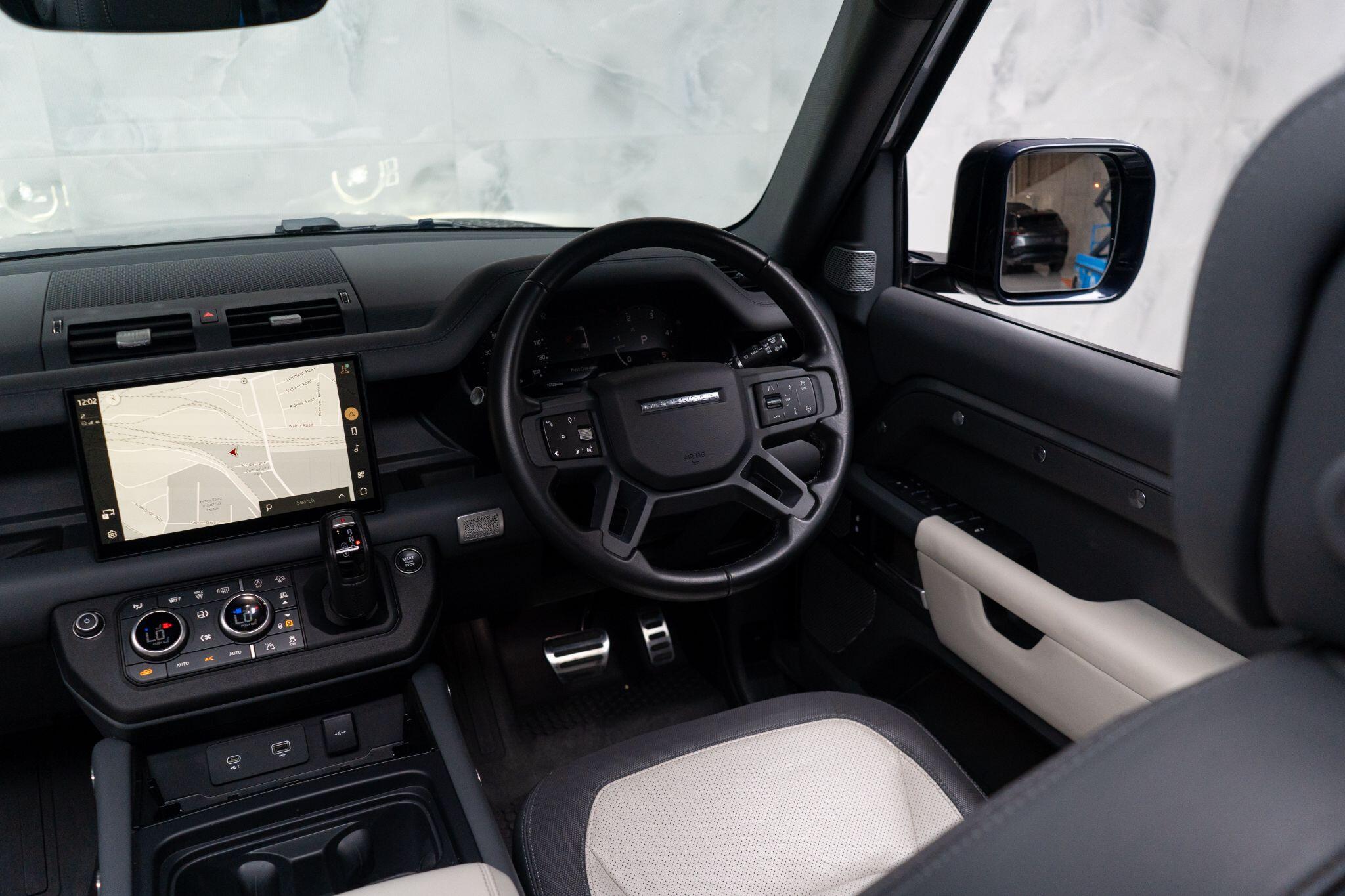 Land Rover Defender view 18