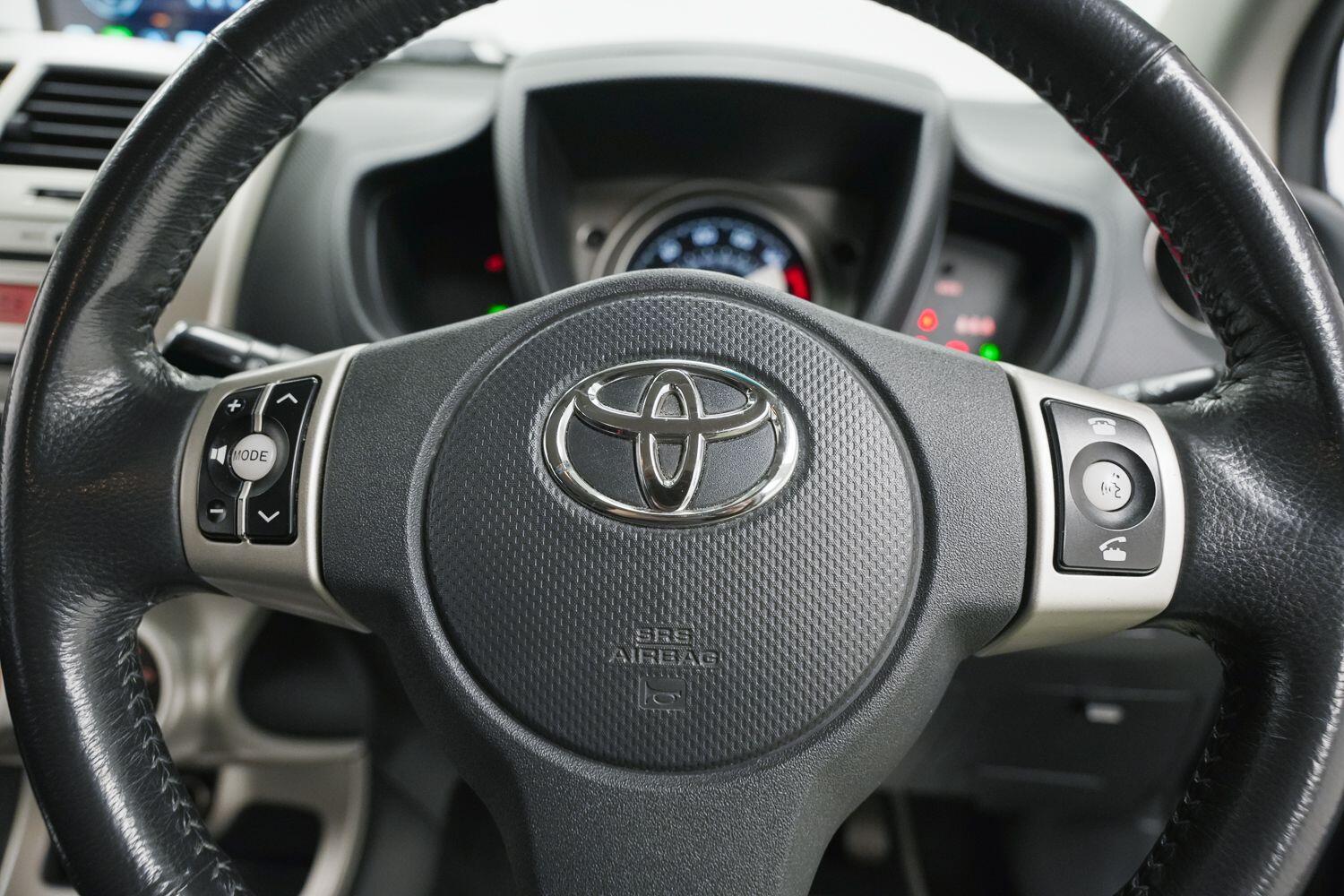 Toyota Urban Cruiser view 22