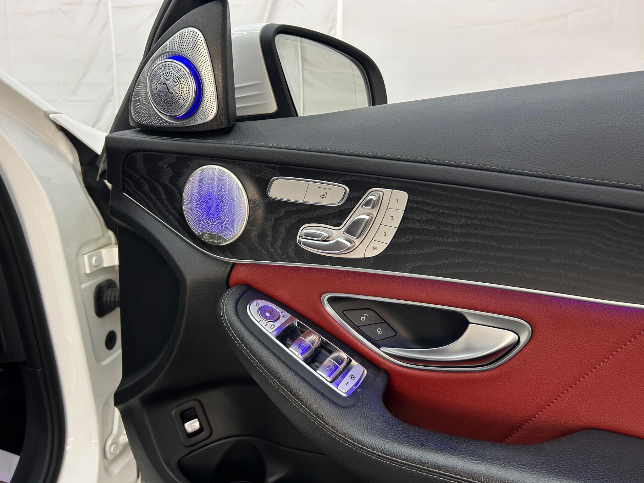 Mercedes-Benz C-Class view 28