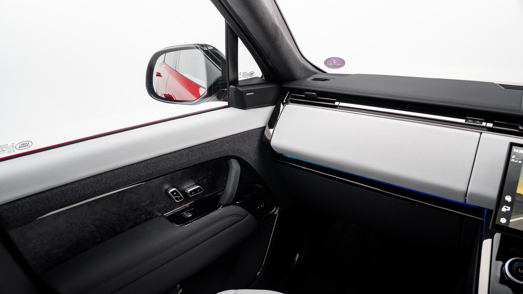 Land Rover Range Rover Sport view 40