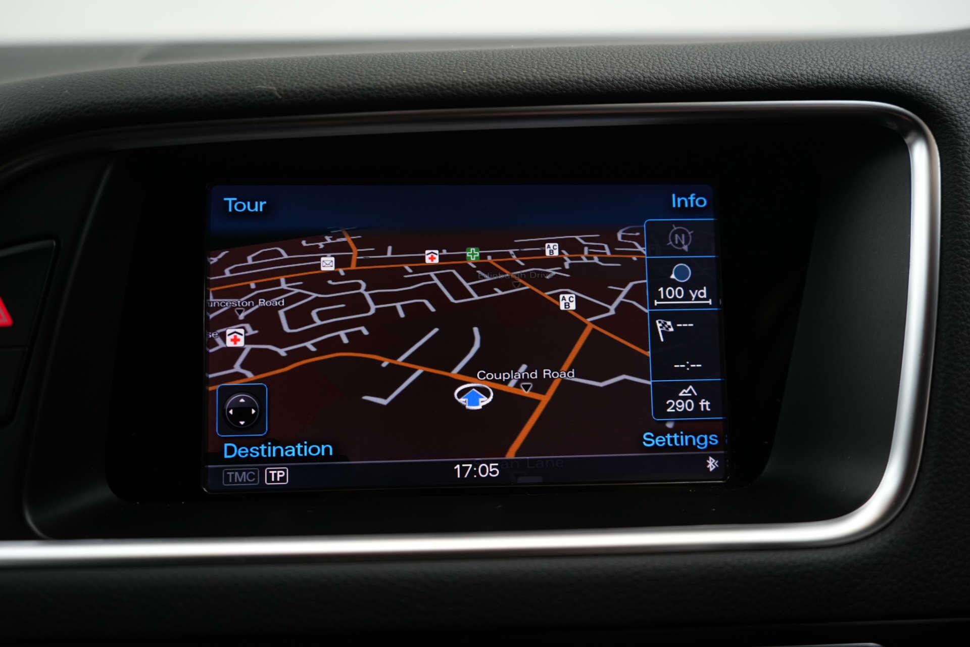 Audi SQ5 view 32