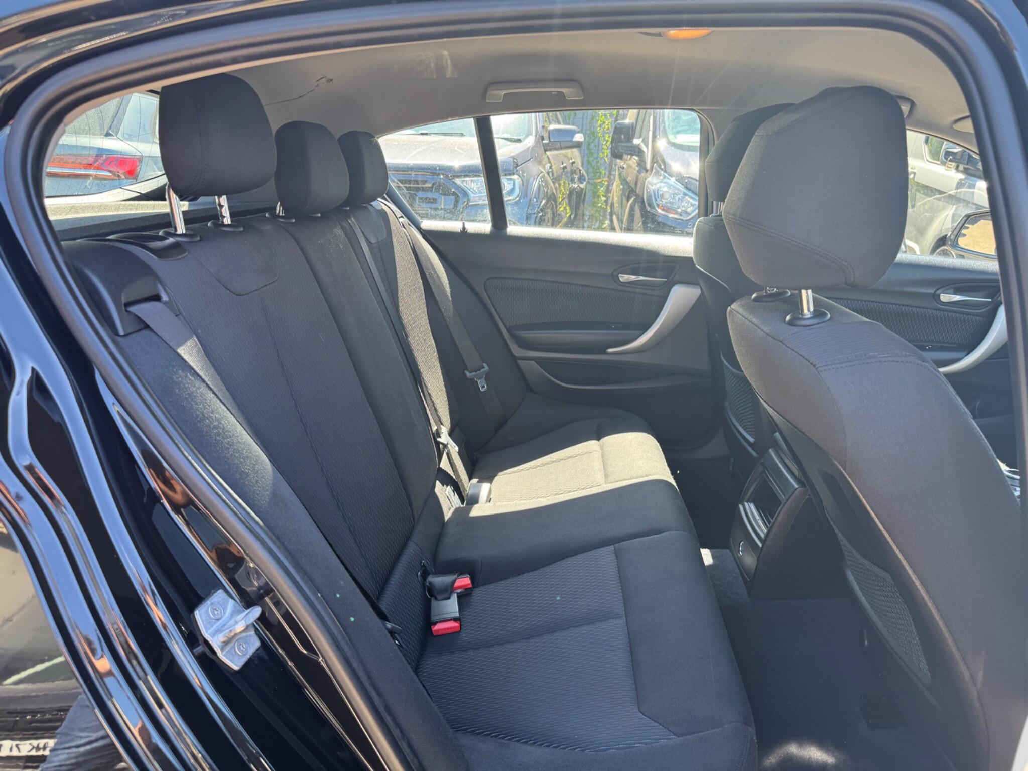BMW 1 Series view 16