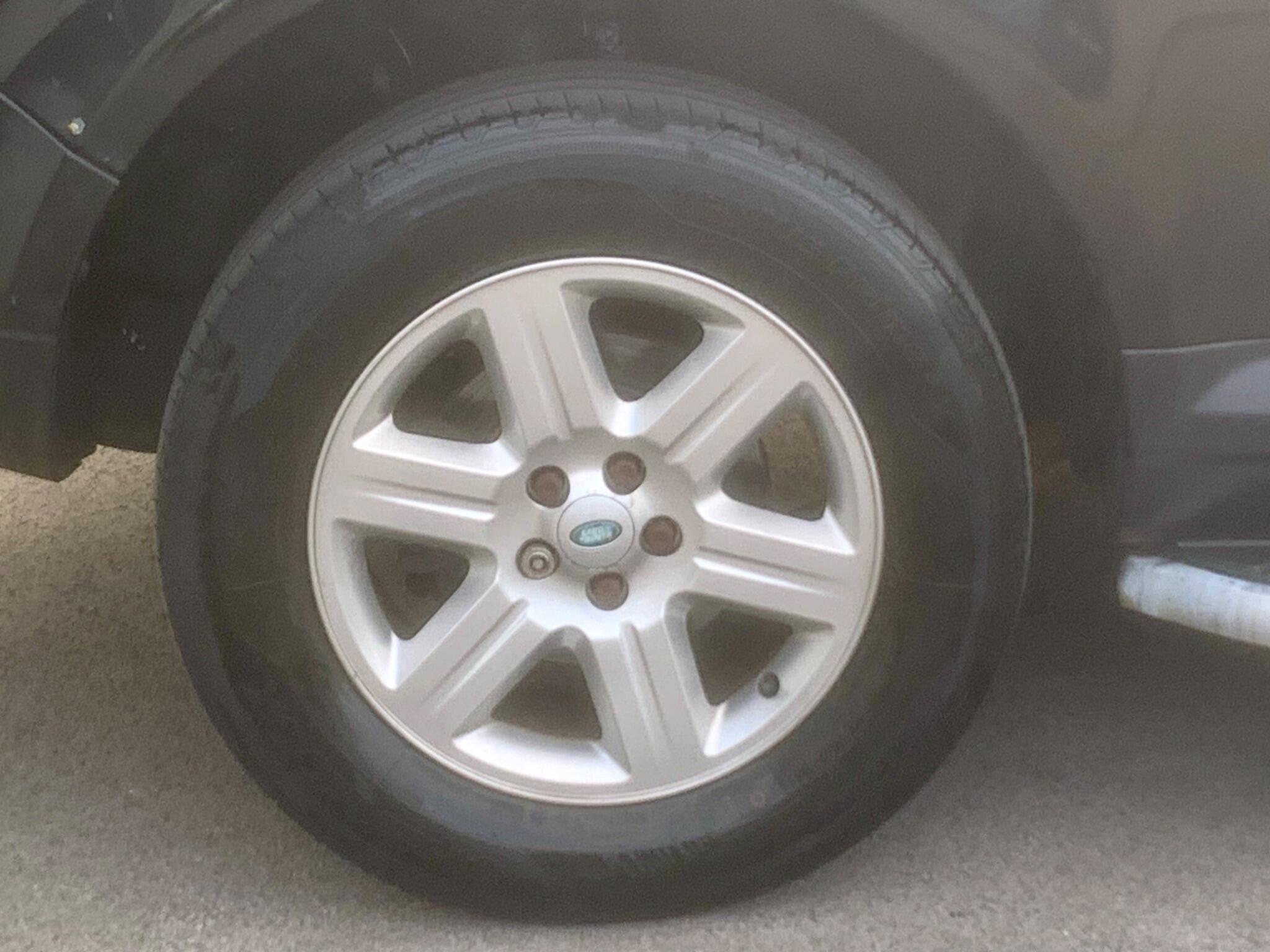 Land Rover Freelander 2 view 11